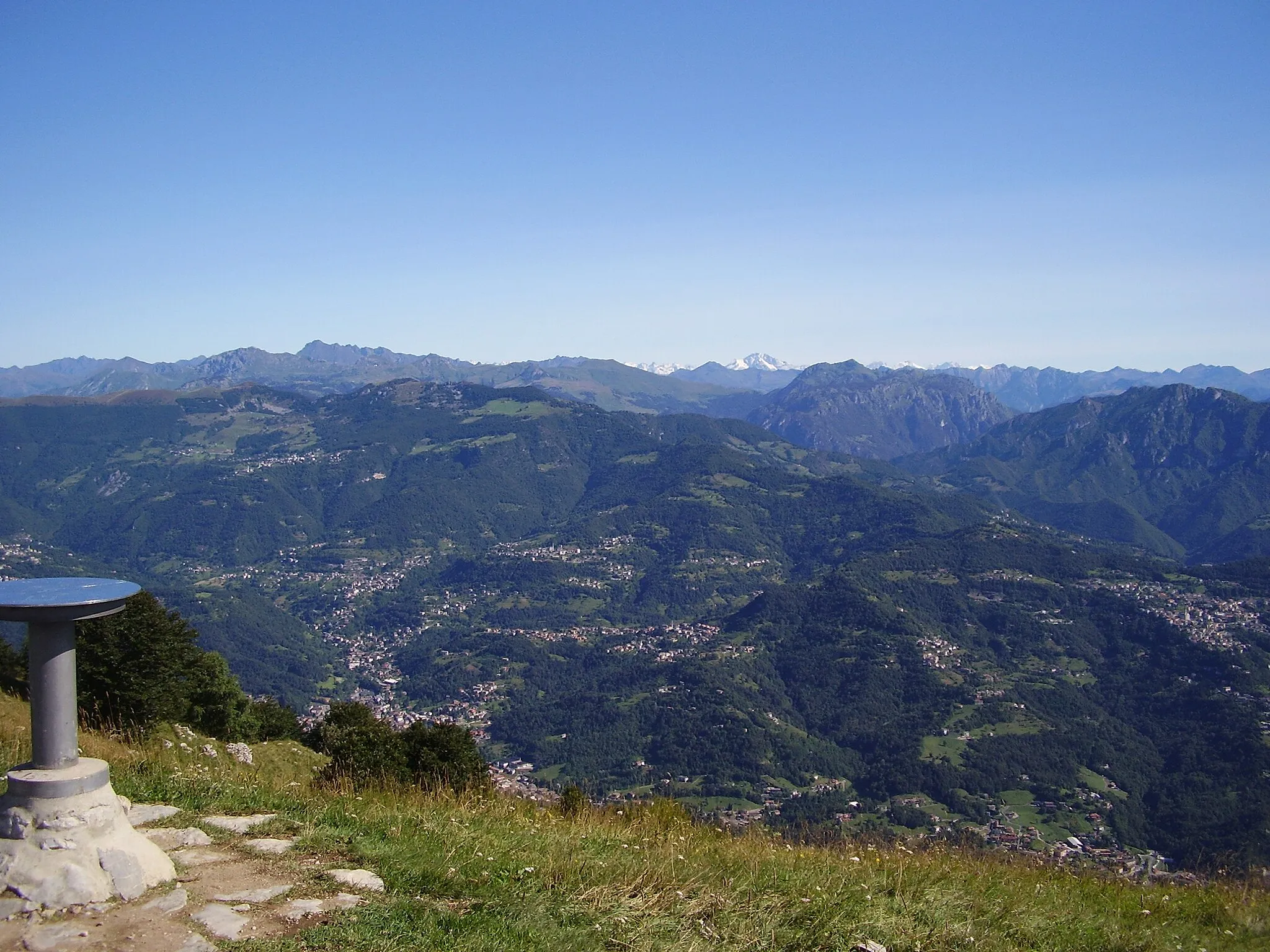 Photo showing: Monte Linzone visto da Palazzago