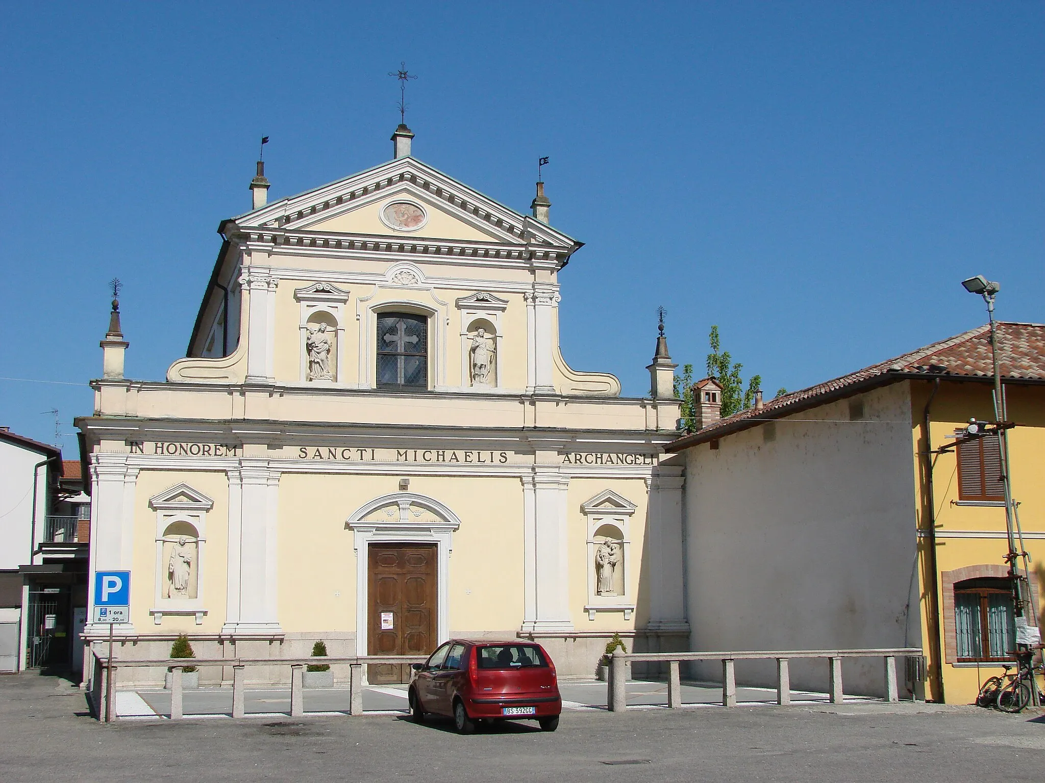 Photo showing: Chiesa parrocchiale San Michele Arcangelo, Frazione Torre del Mangano