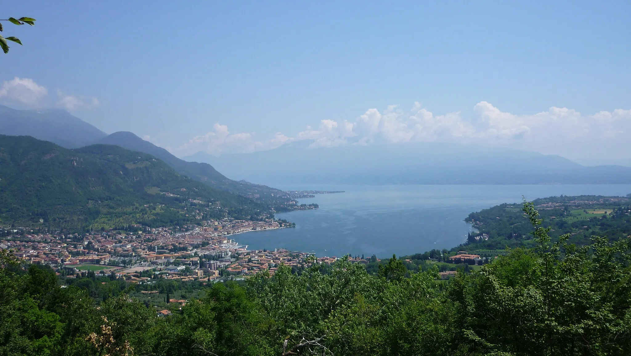 Photo showing: panorama of Salò (Garda lake)