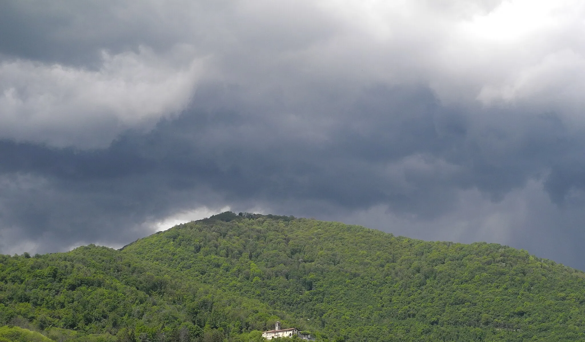 Photo showing: monte Valtrusa and Zuccarello