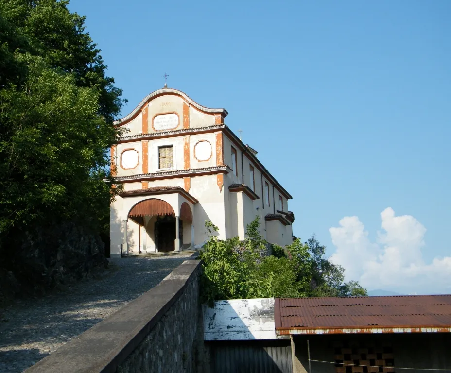 Photo showing: Church of St Ambrose. Qualino, Costa Volpino, Val Camonica