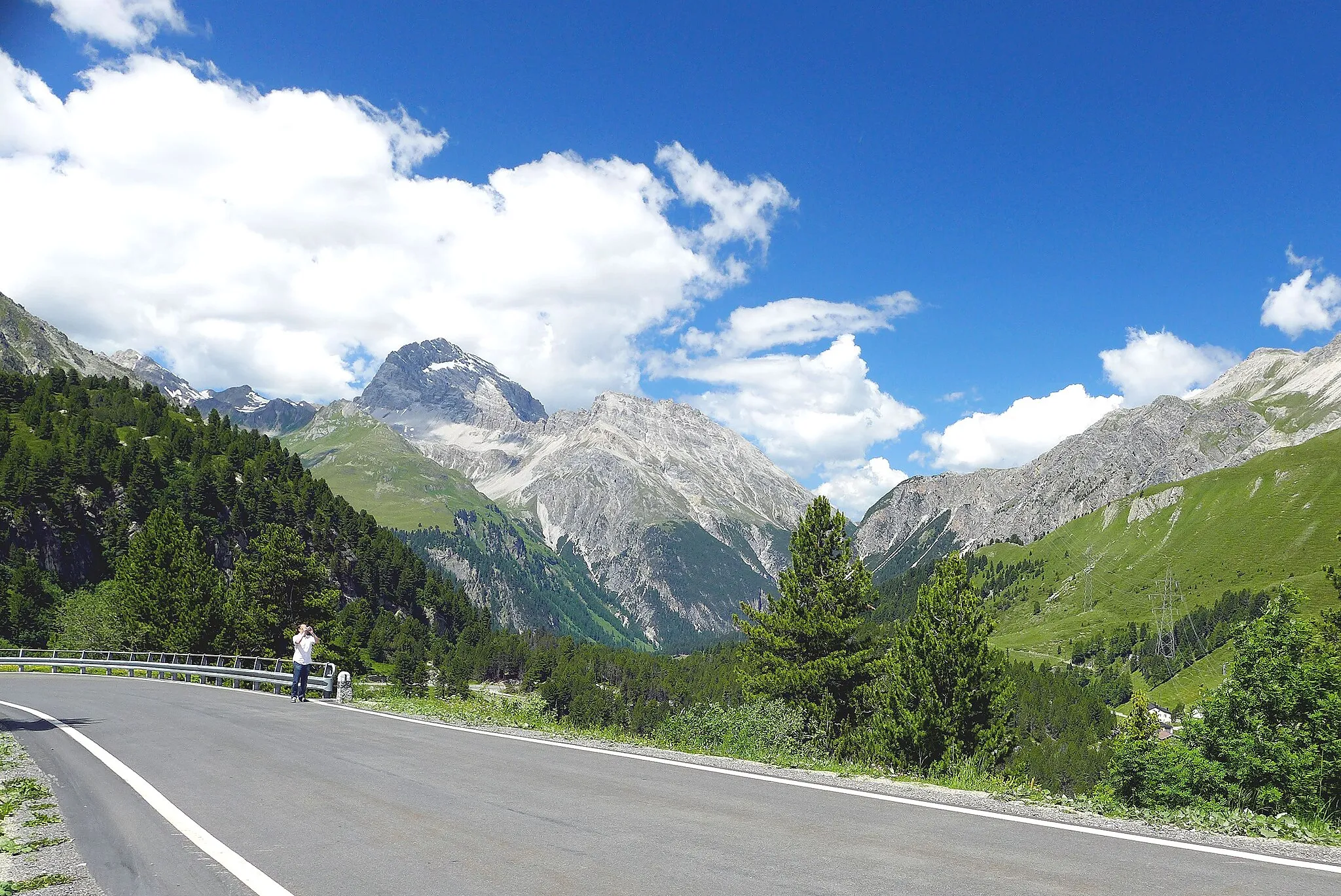 Photo showing: Albula-hágó: a svájci Graubünden kantonban levő 2315 m tszf. magasságban kialakított magashegyi hágó
