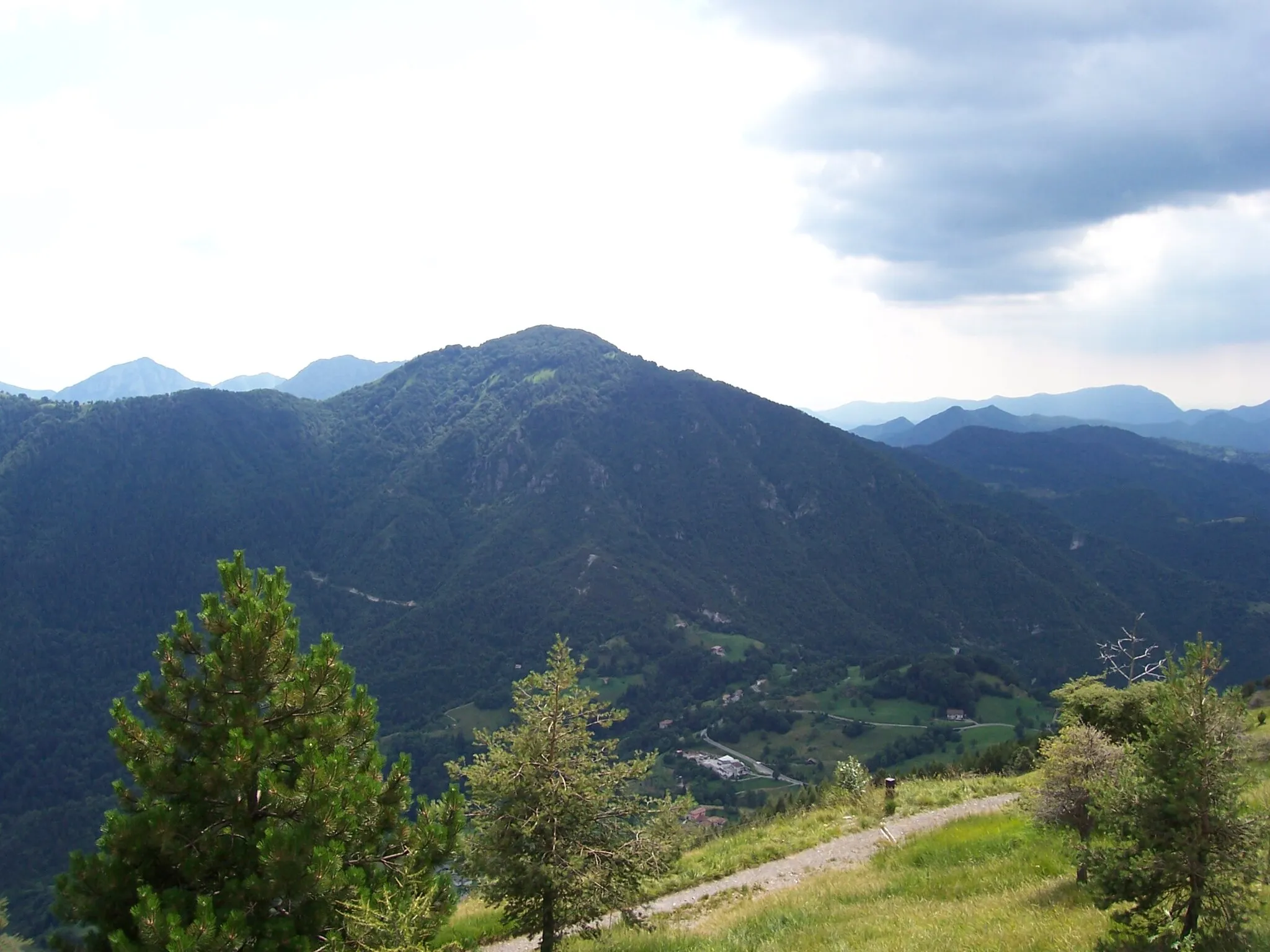 Photo showing: Il Monte Manos a Capovalle (Brescia)