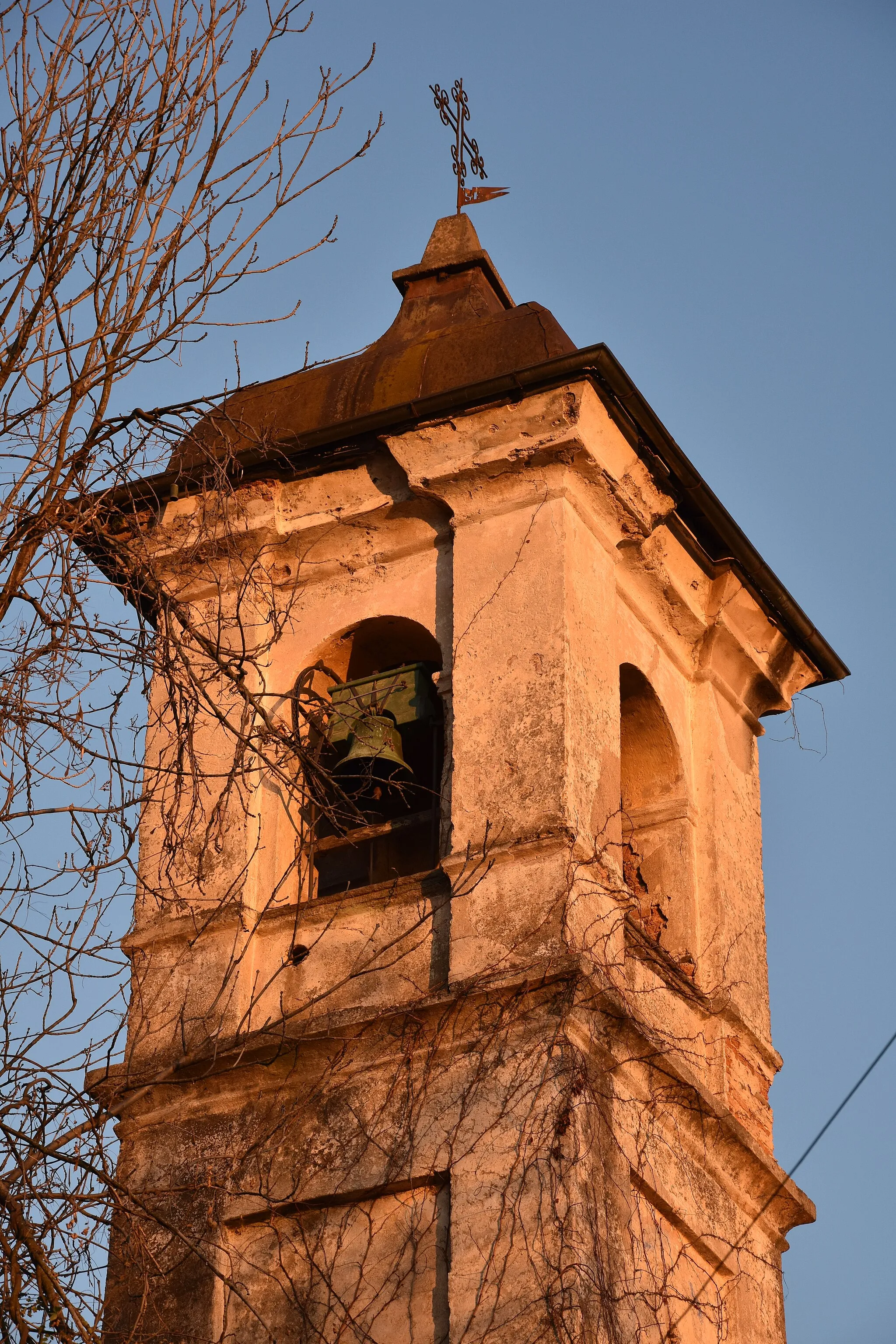 Photo showing: La chiesa parrocchiale di Velmaio, frazione di Arcisate, in provincia di Varese.
