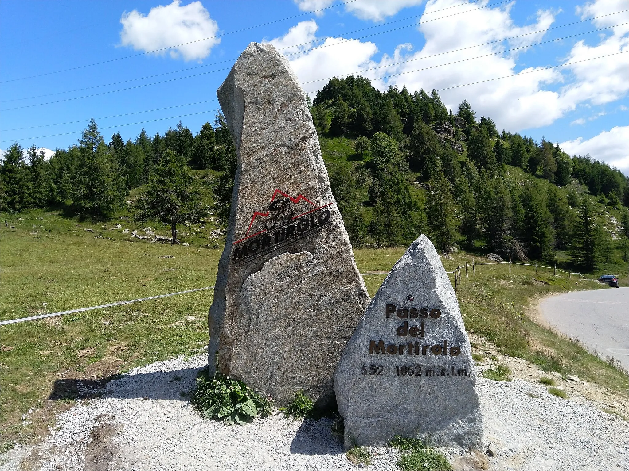 Photo showing: Top of the pass. Passo Mortirolo in Italy near the city Bormio. Famous from Giro Italy.