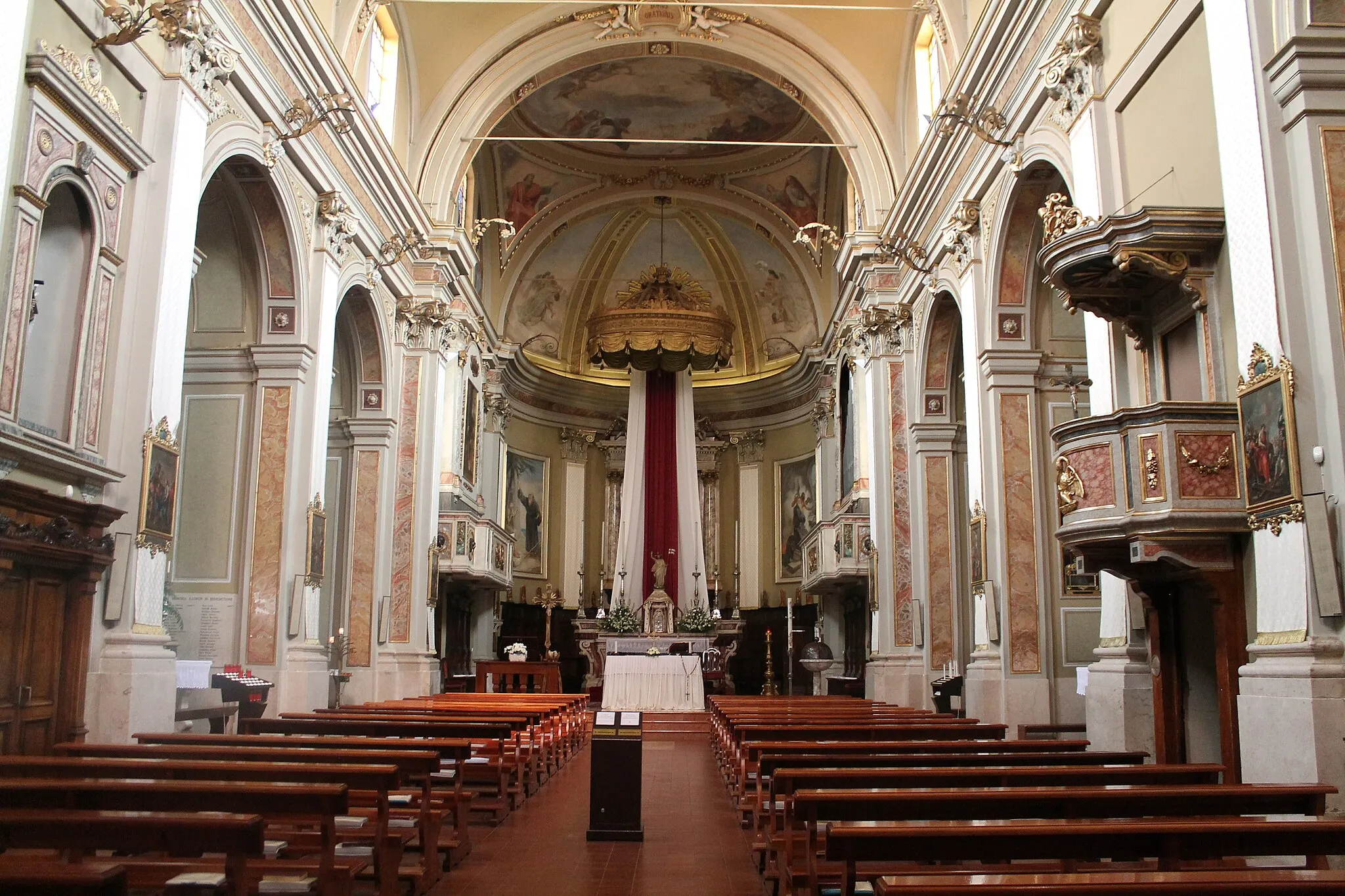 Photo showing: Veduta dell'interno della Chiesa Parrocchiale di Castelcovati.