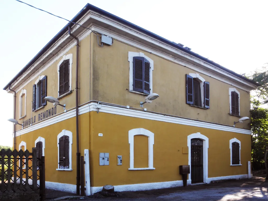 Photo showing: Stazione ferroviaria di Gambolò-Remondò