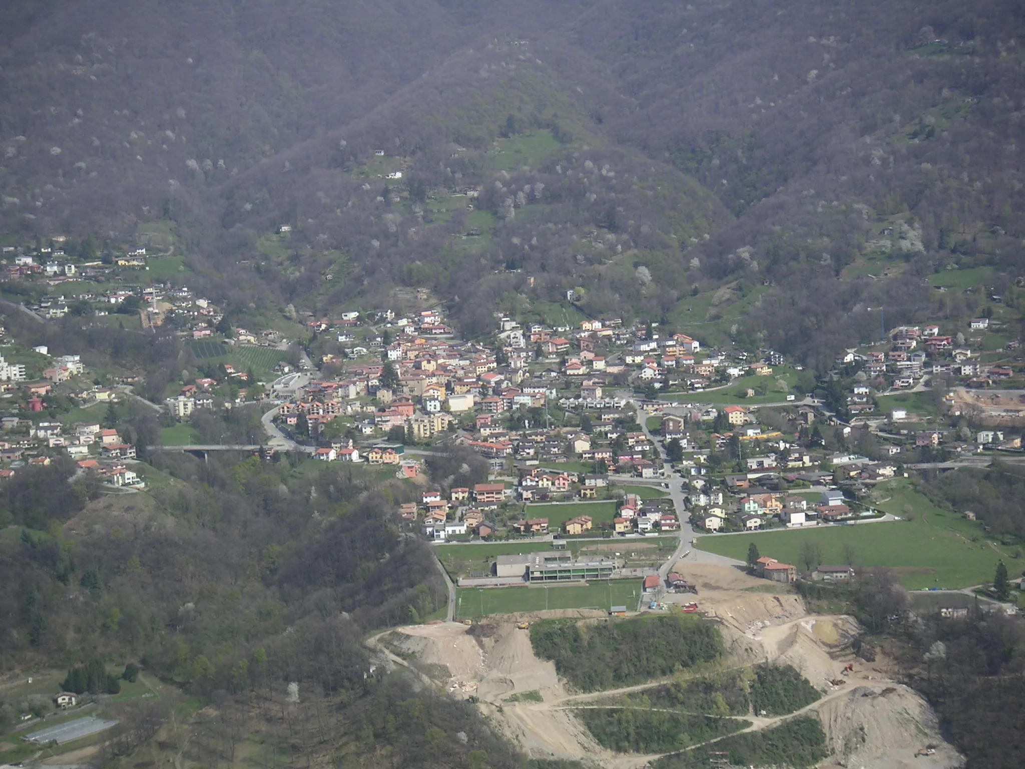 Photo showing: Cadro - veduta dal San Bernardo.
Autore Fernando Pescia paco (scrivimi) 19:32, 9 apr 2007 (CEST)