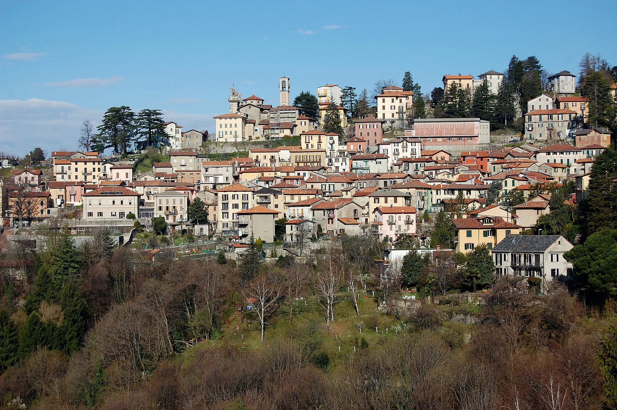 Photo showing: The Centre of Brunate (CO), seen from Via per Civiglio