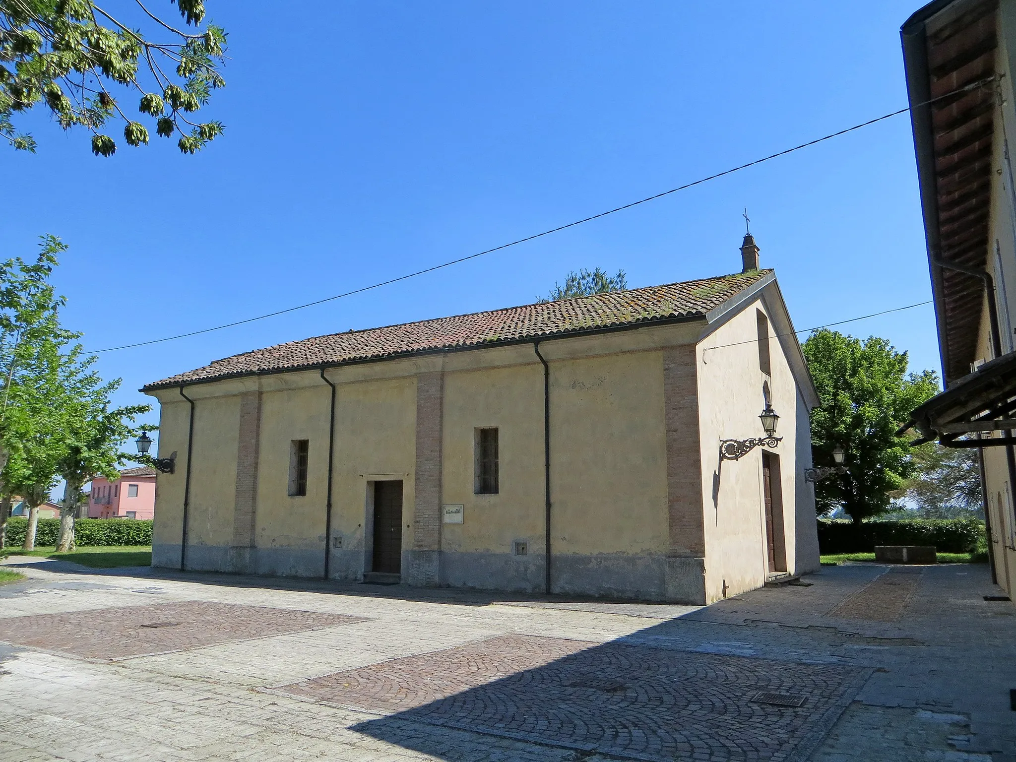Photo showing: Chiesa di San Giovanni Evangelista (Castelnovo - Parma) - lato nord
