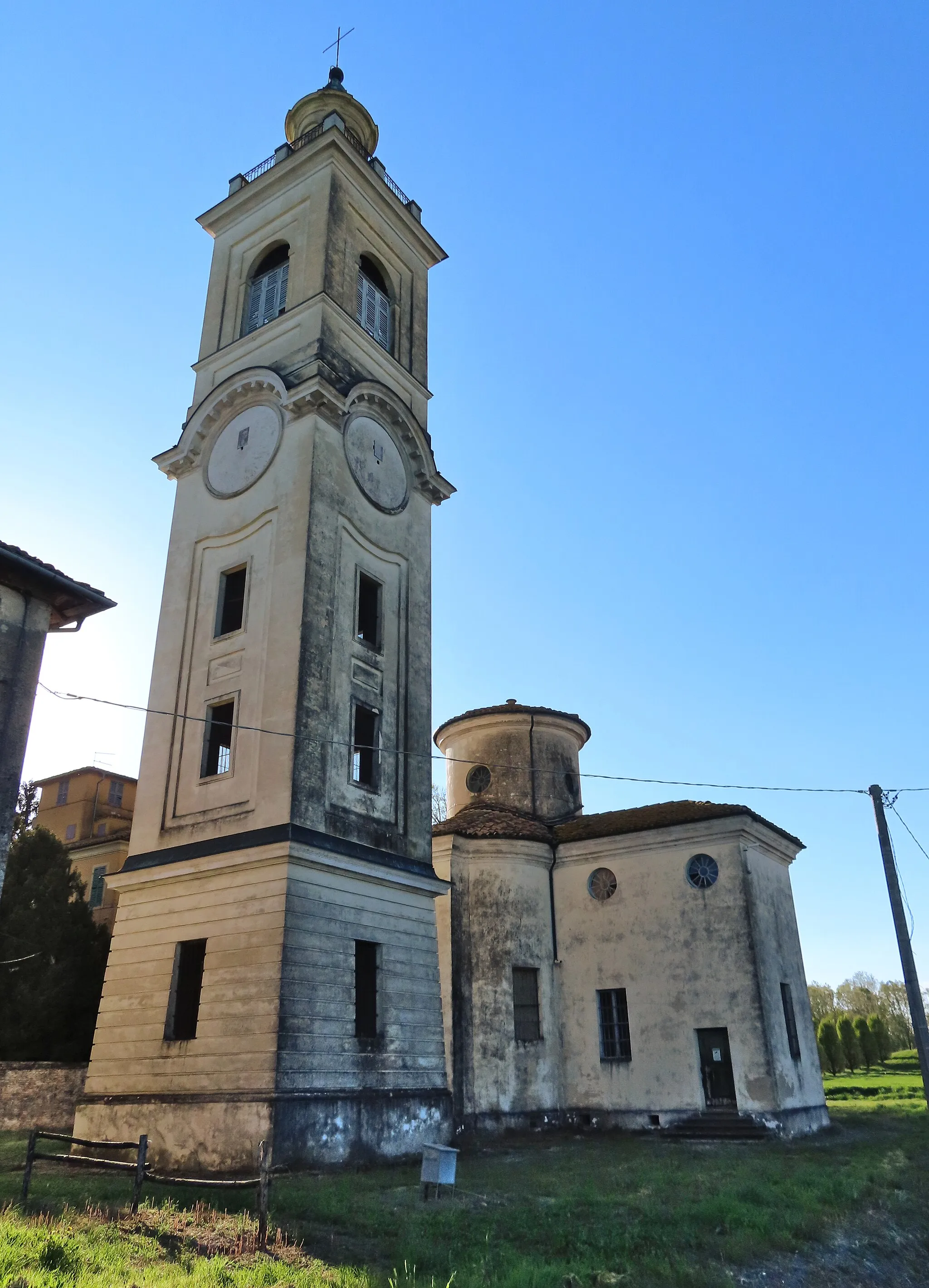 Photo showing: Campanile e lato nord-est dell'oratorio della Beata Vergine del Buon Cuore