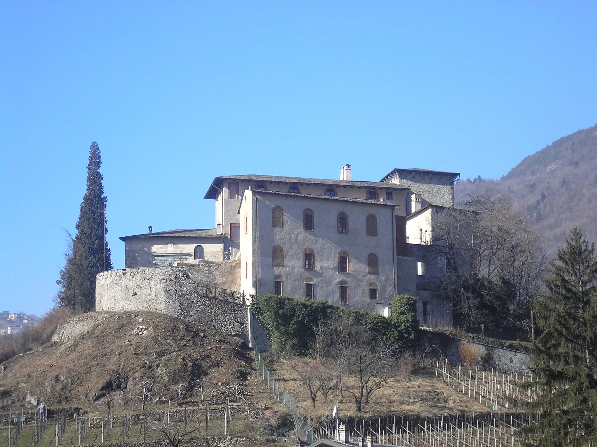 Photo showing: Masegra Castle east view