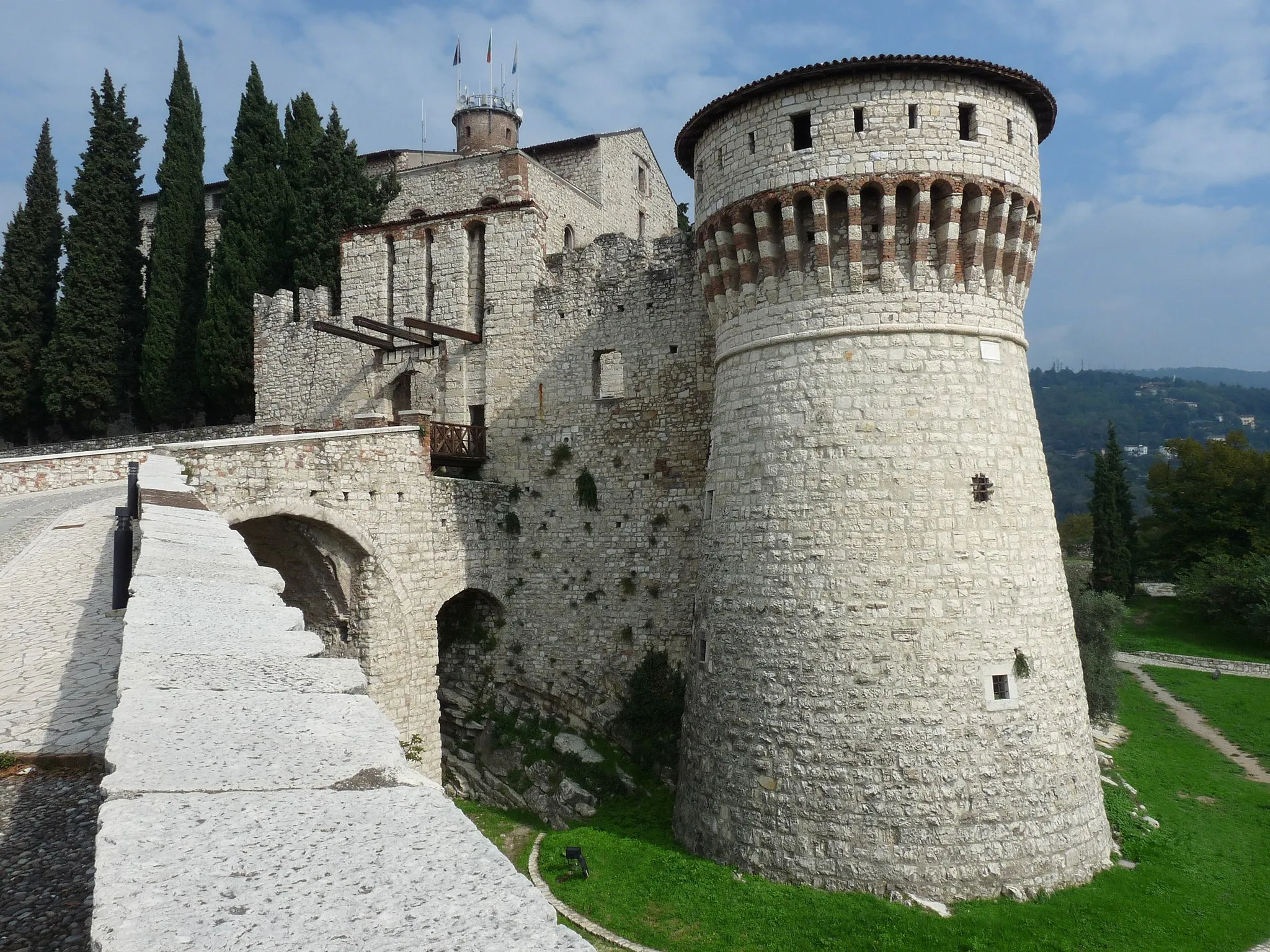 Photo showing: Brescia Castle and the Tower of Prisoners