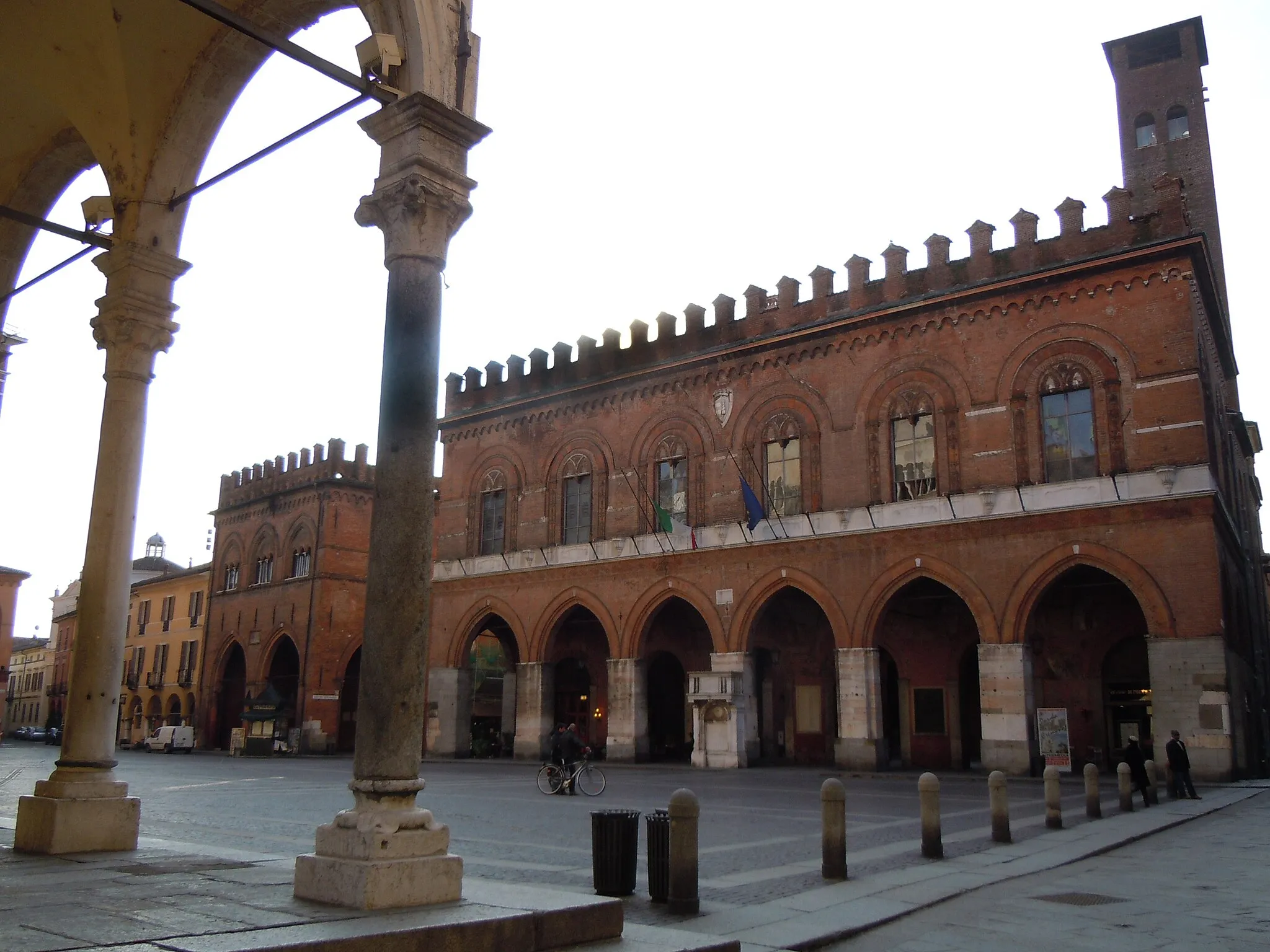 Photo showing: Cremona, palazzo comunale.