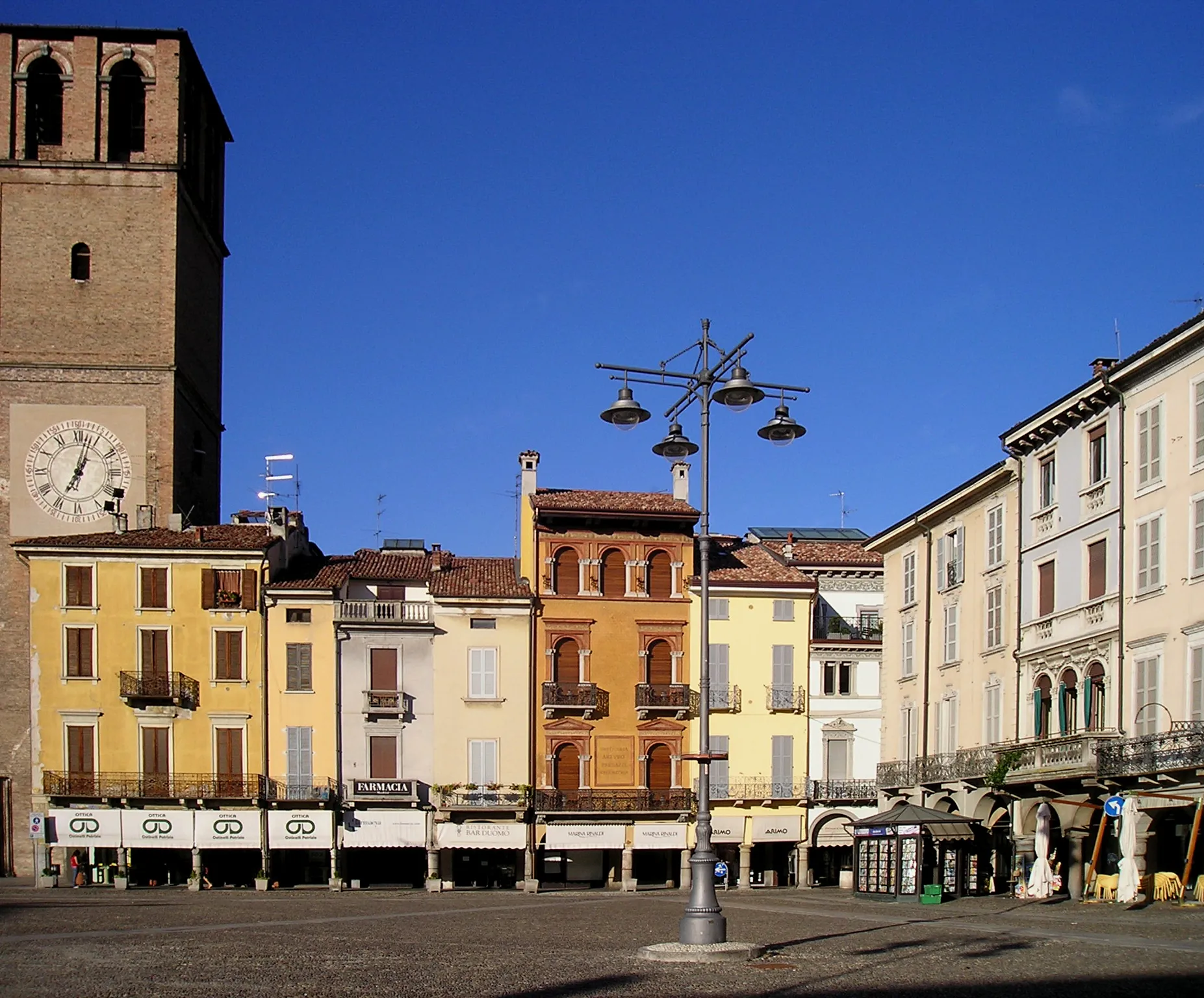 Photo showing: Scorcio di piazza della Vittoria a Lodi.