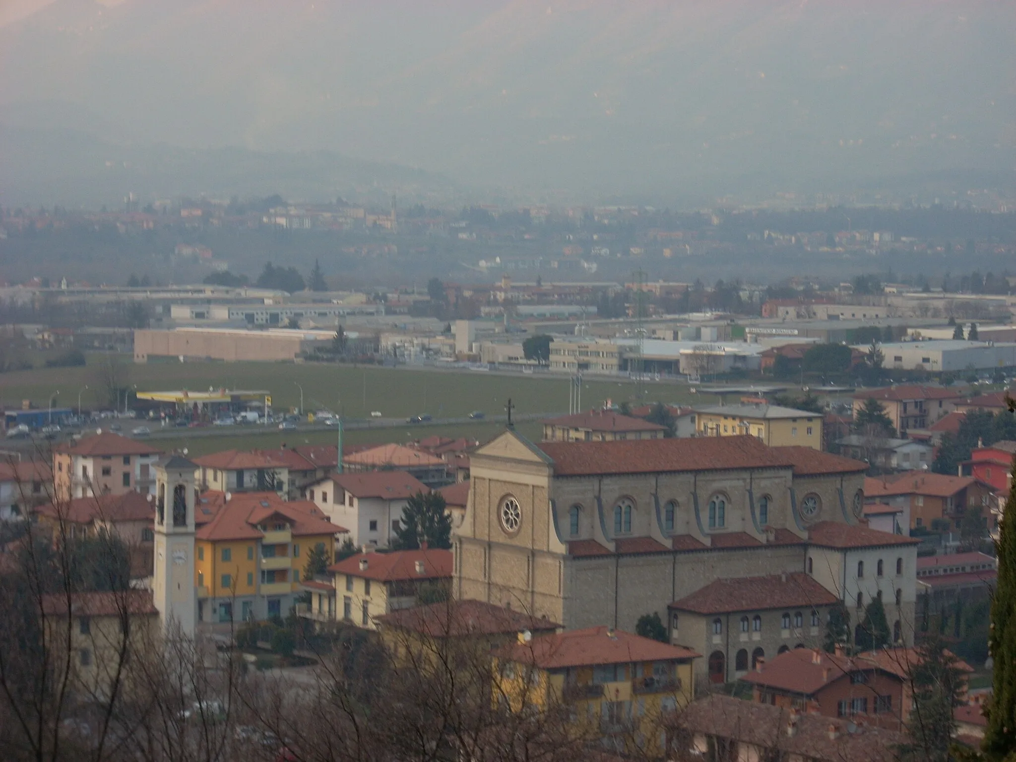 Photo showing: Panoramic view of Mozzo, Bergamo, Italy