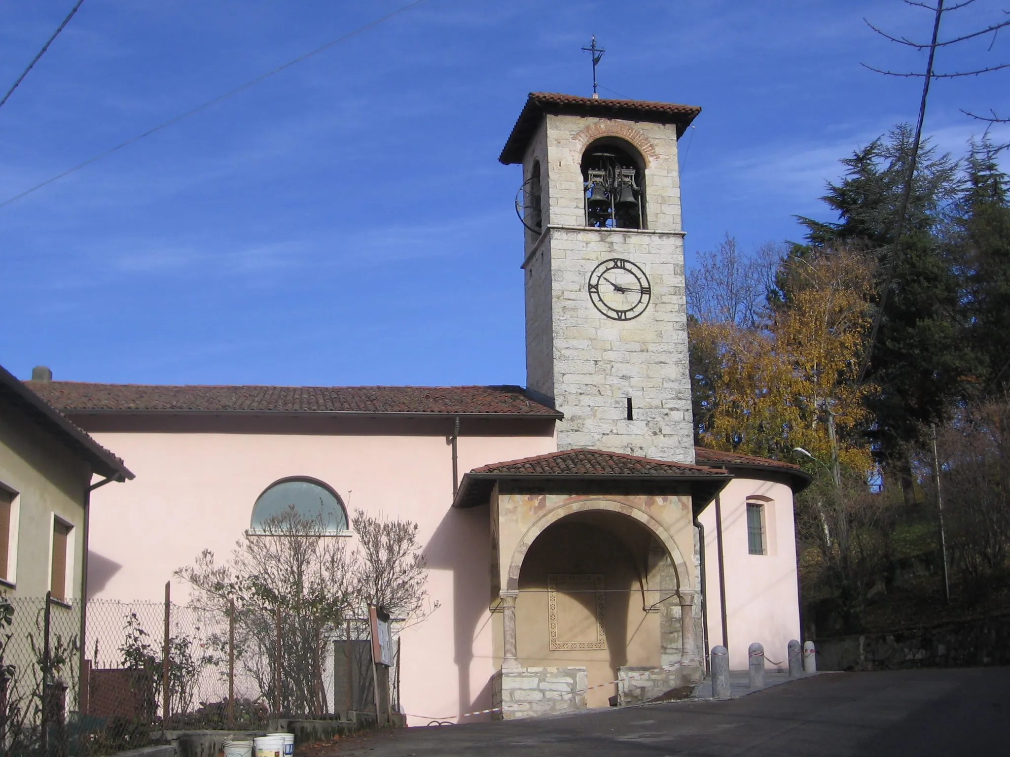Photo showing: Chiesa Rosciano, Ponteranica, Bergamo, Italy