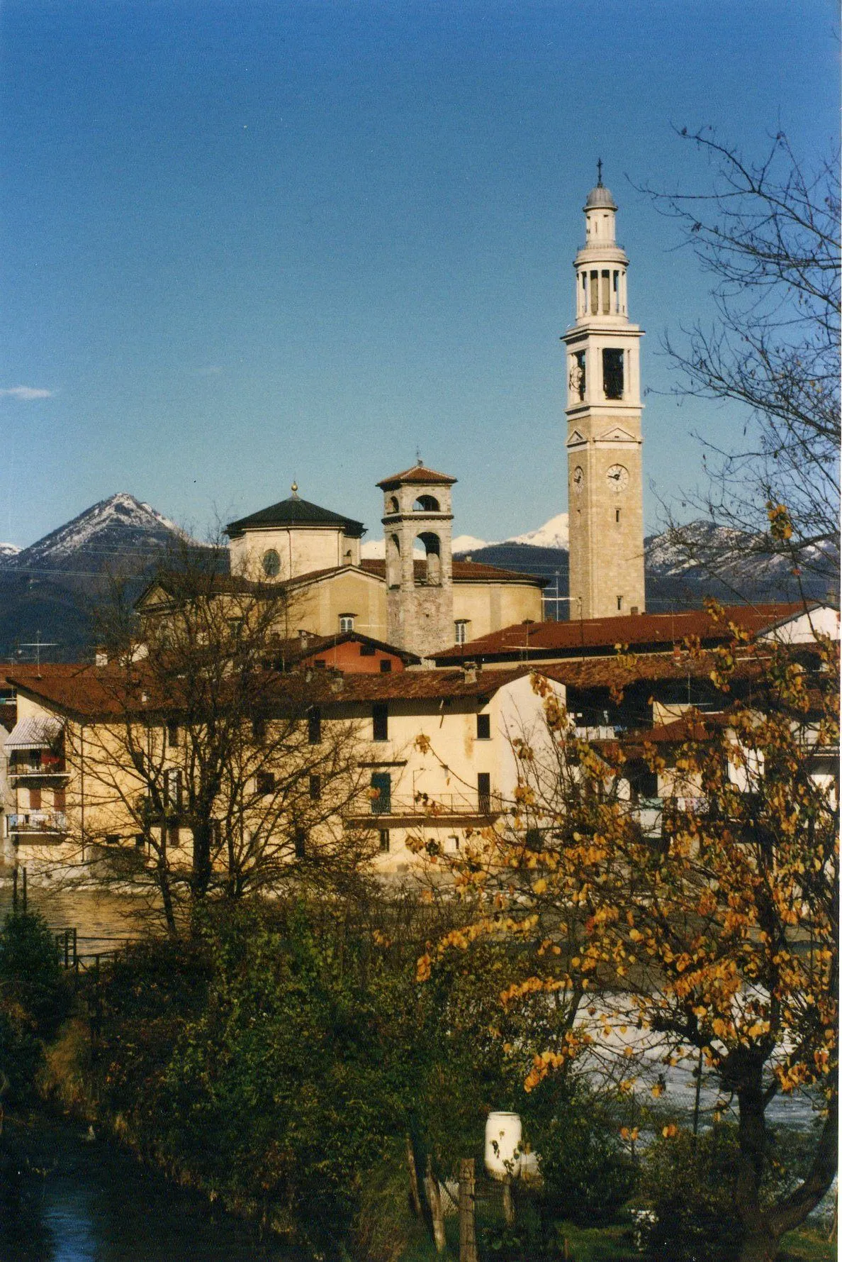 Photo showing: Torre campanaria della chiesa di S. Cristoforo, progettata da Luigi Angelini.