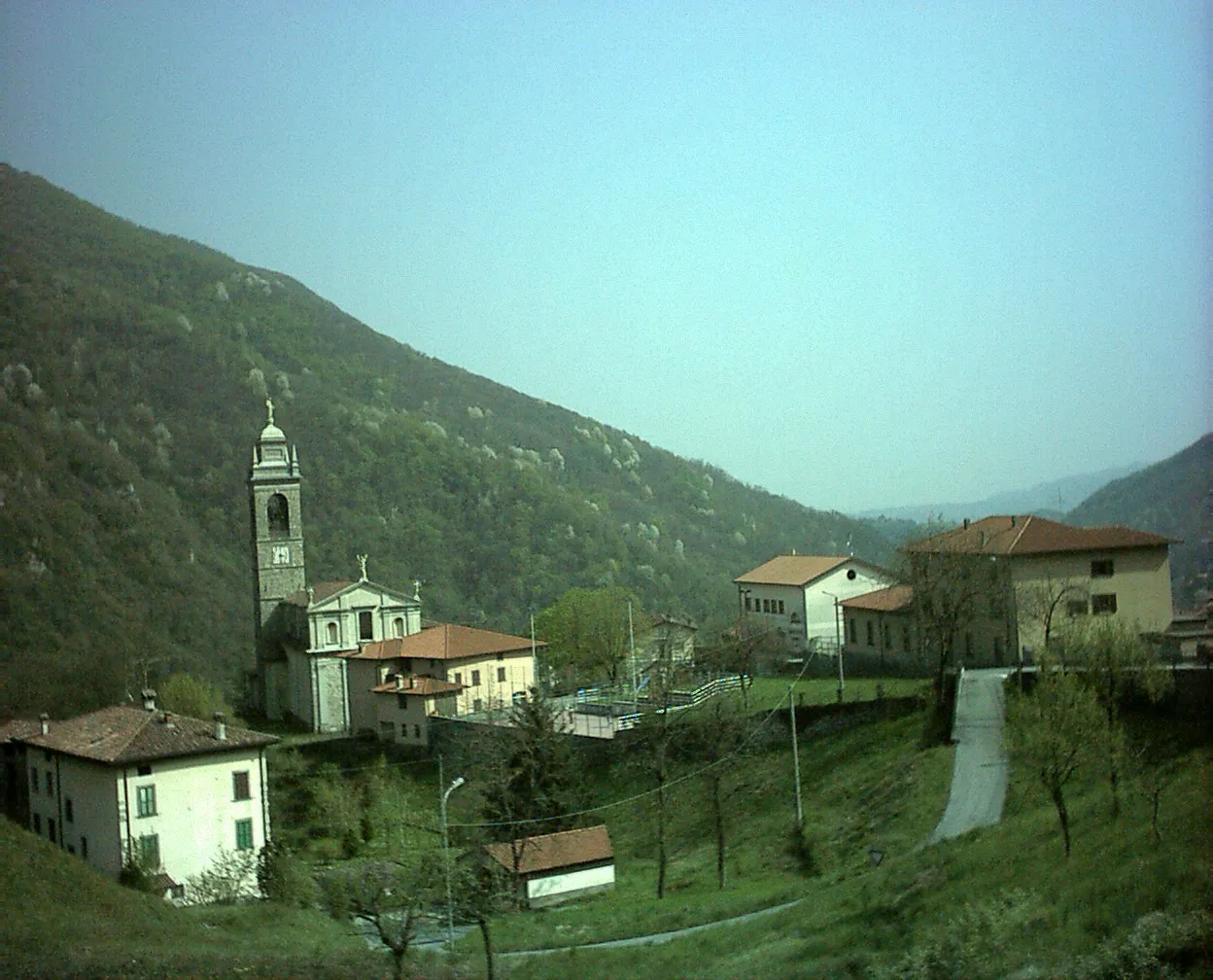 Photo showing: View of Strozza, Bergamo, Italy