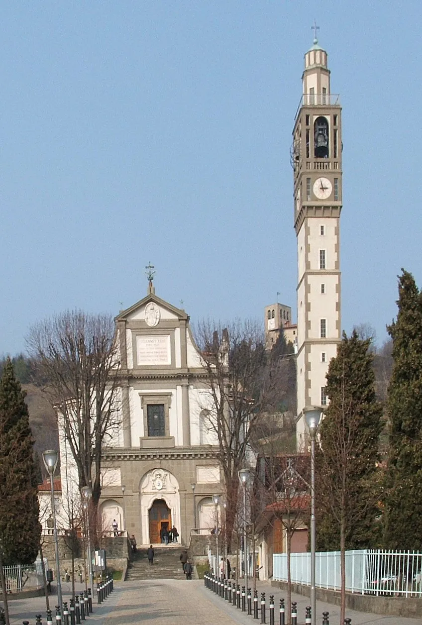 Photo showing: Sotto il Monte Giovanni XXIII, Bergamo, Lombardy, Italy - Saint John the Evangelist parish church