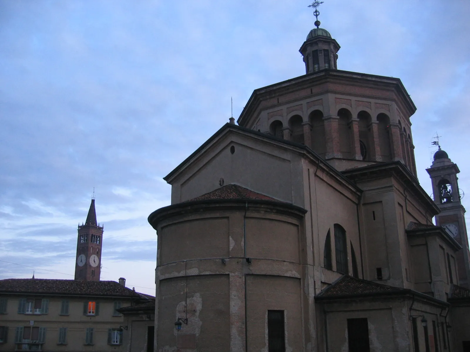 Photo showing: Il Santuario e il Campanile di Treviglio