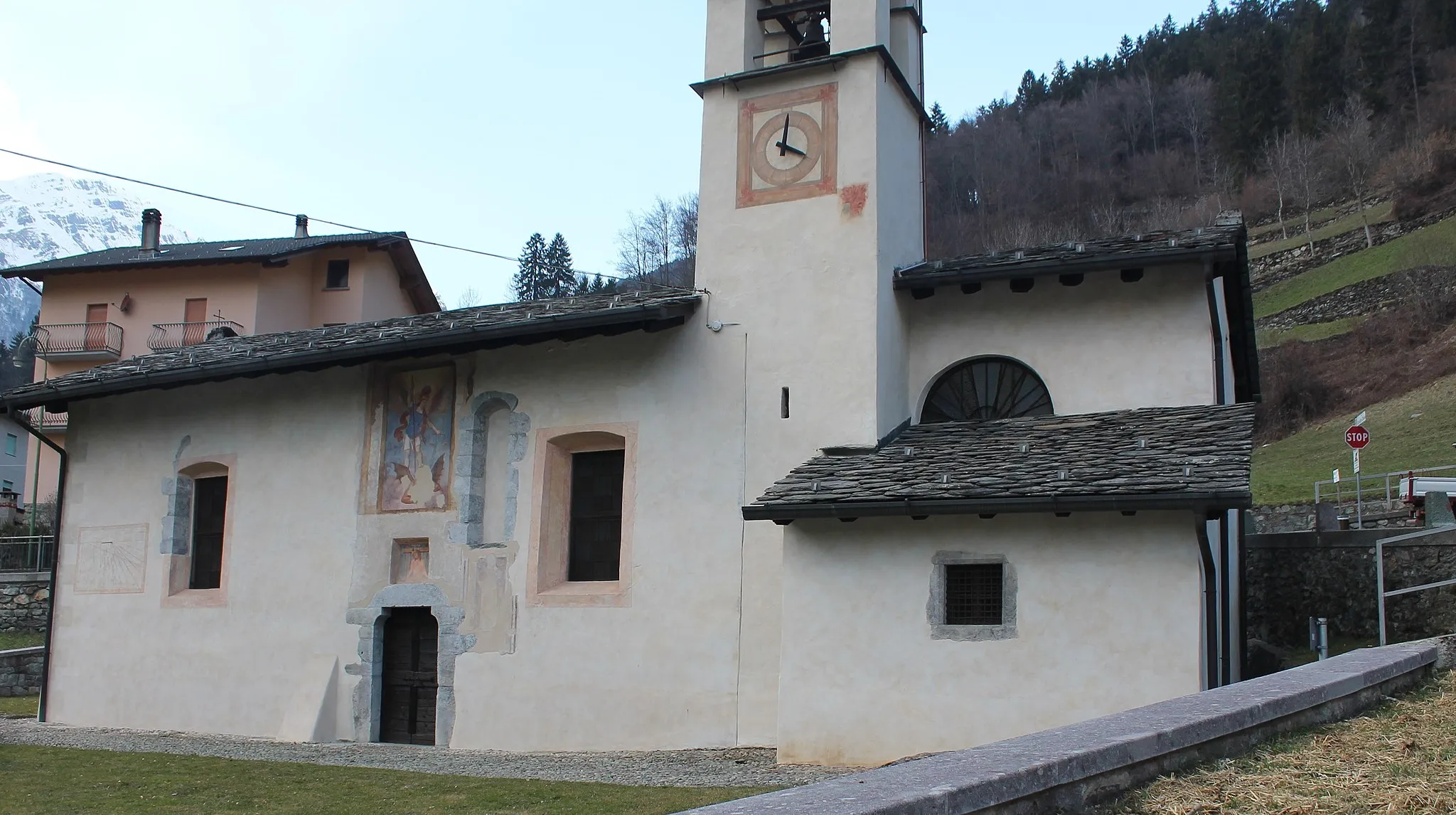 Photo showing: esterno della chiesa di san Michele