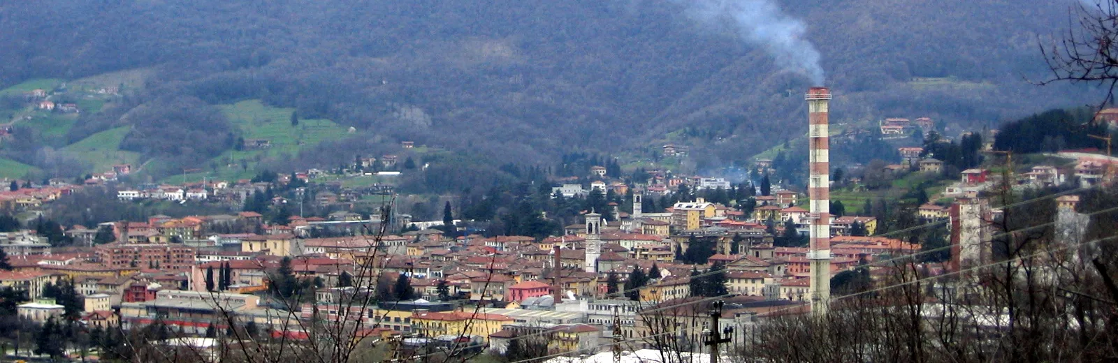 Photo showing: View of Alzano Lombardo, Bergamo, Lombardy, Italy