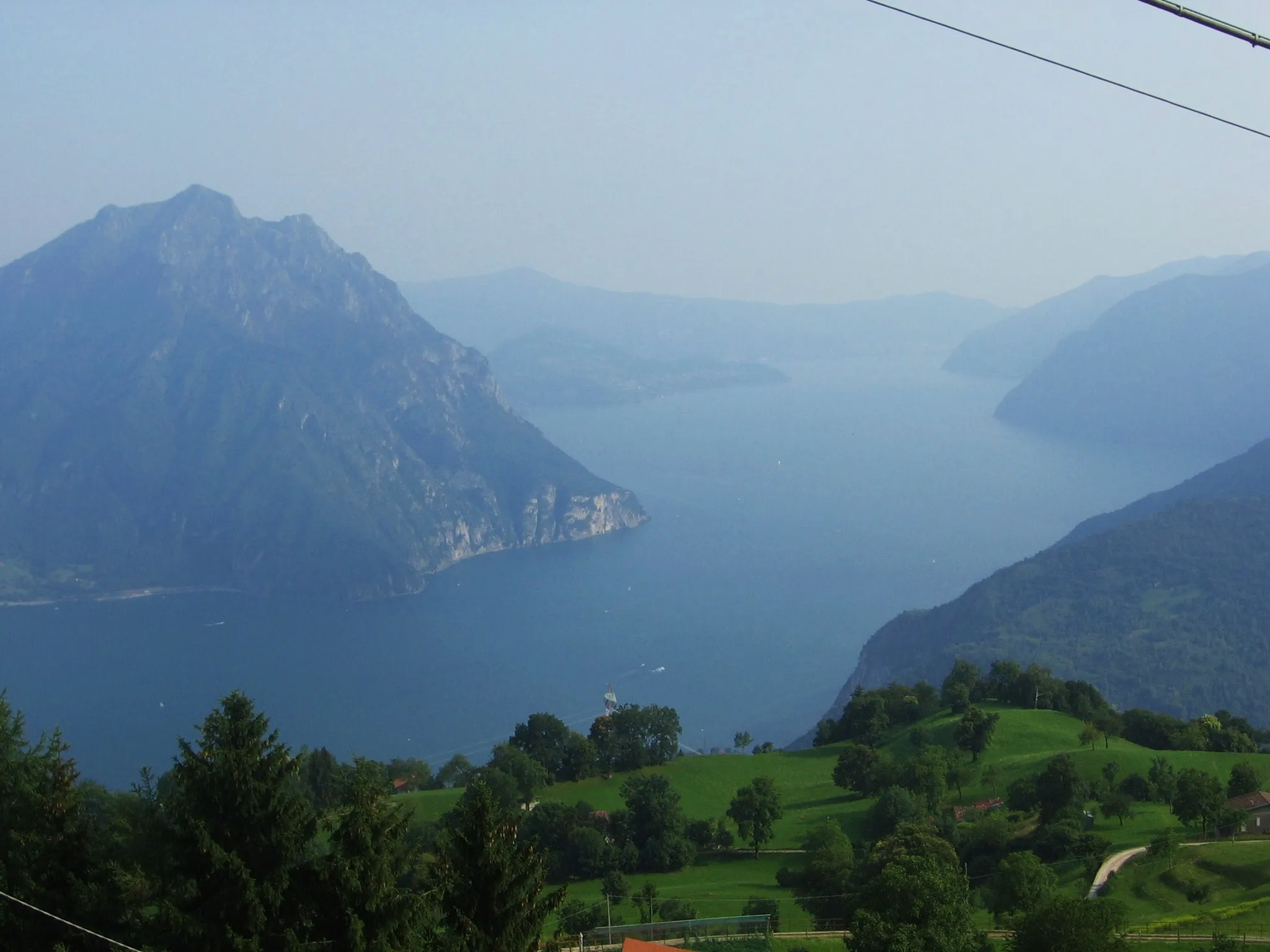 Photo showing: View of Lake Iseo from Bossico, Bergamo, Italy