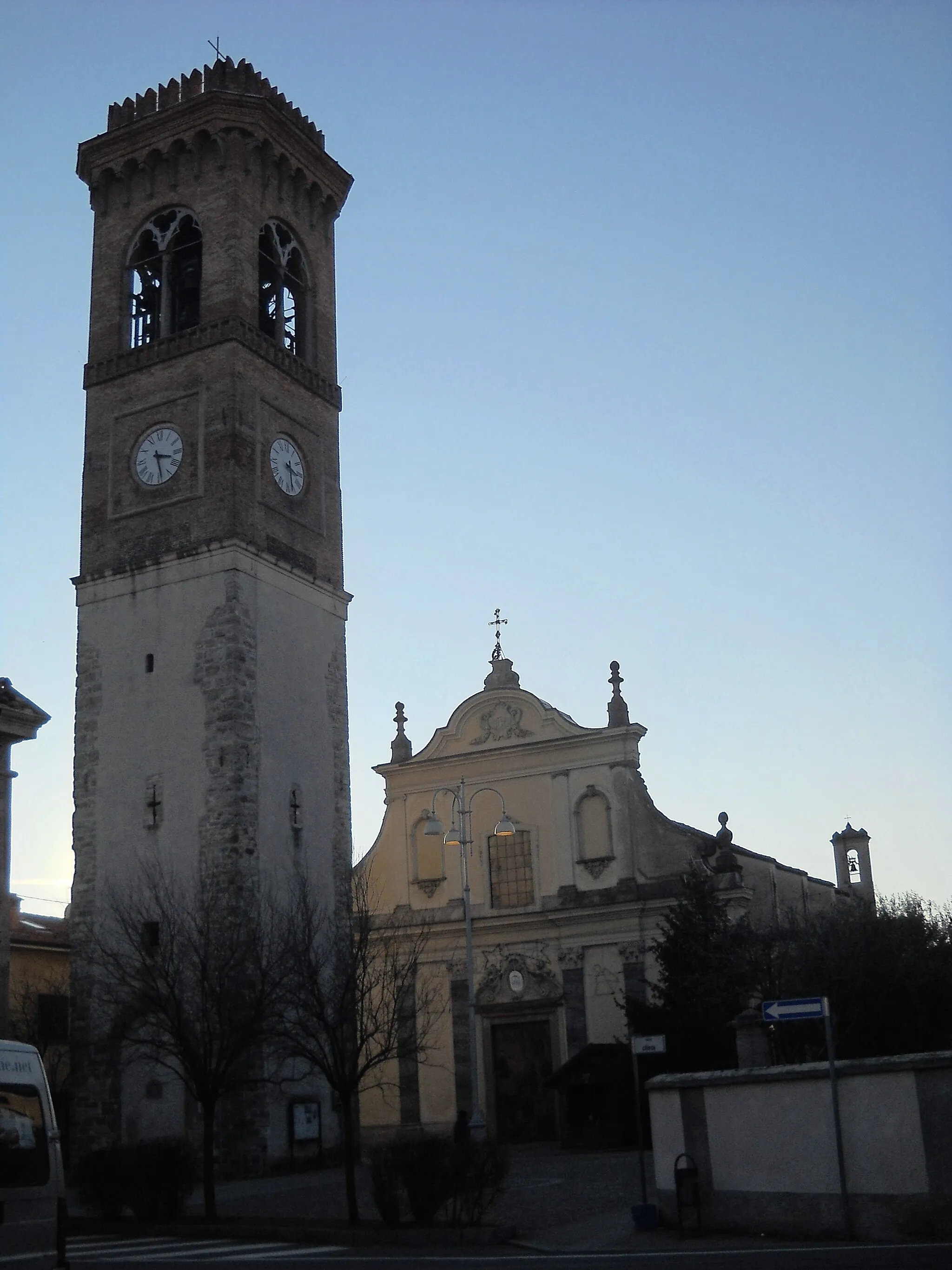 Photo showing: Chiesa e campanile di Comun Nuovo, Bergamo, Italia