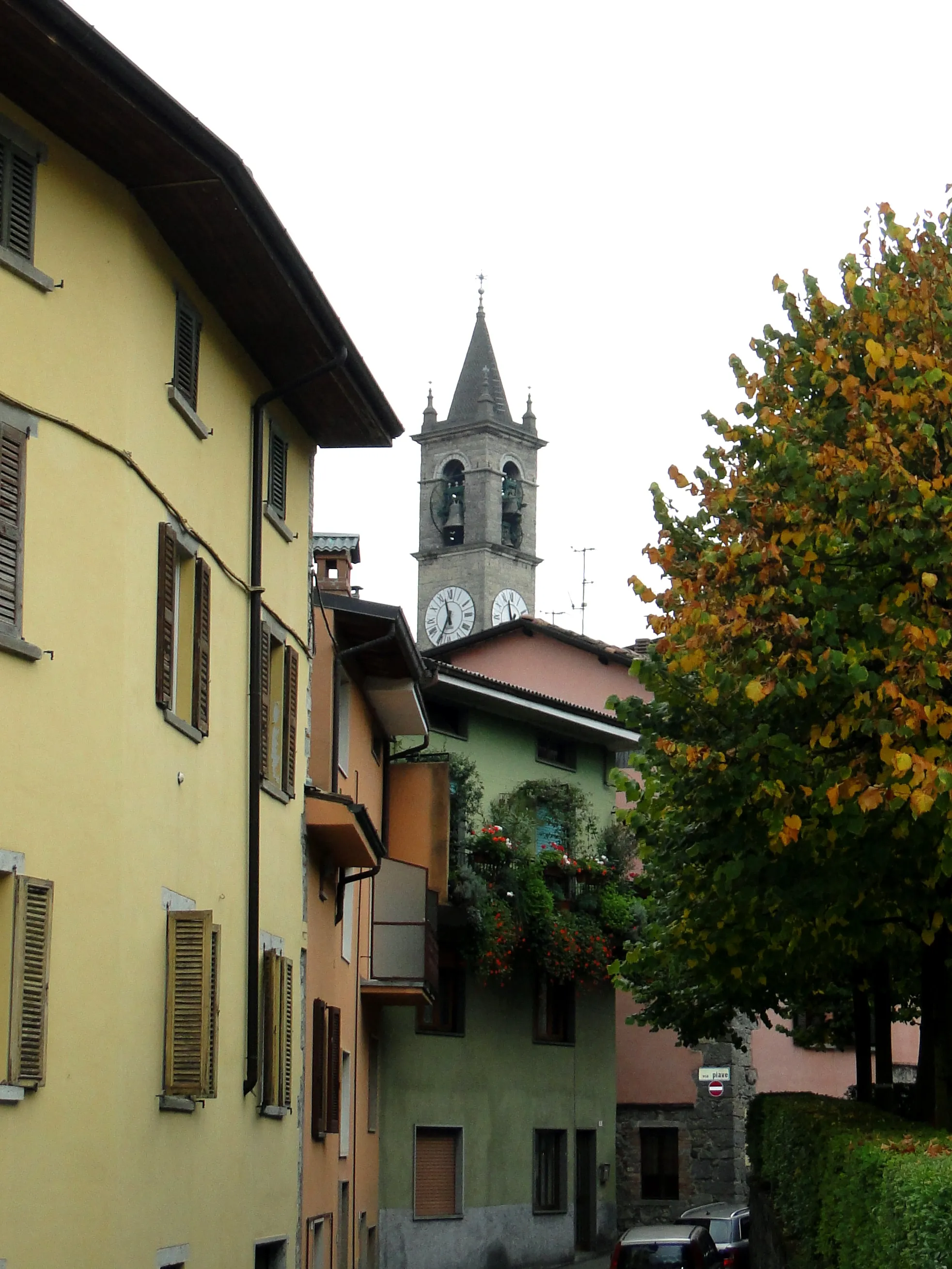 Photo showing: Fiorano al Serio (BG). Scorcio