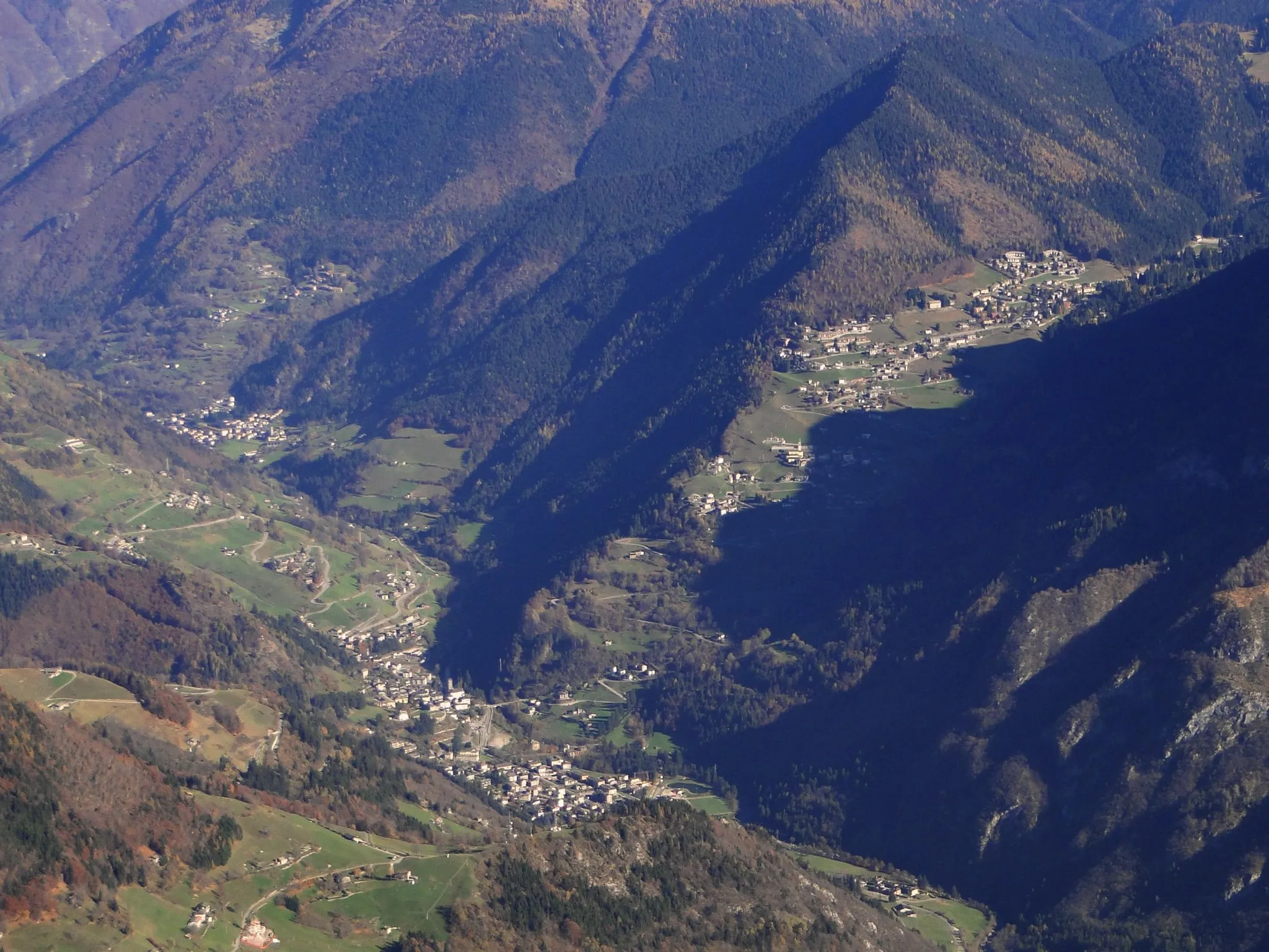 Photo showing: Panorama di Gromo con le frazioni Spiazzi e Ripa. Valle Seriana (BG)