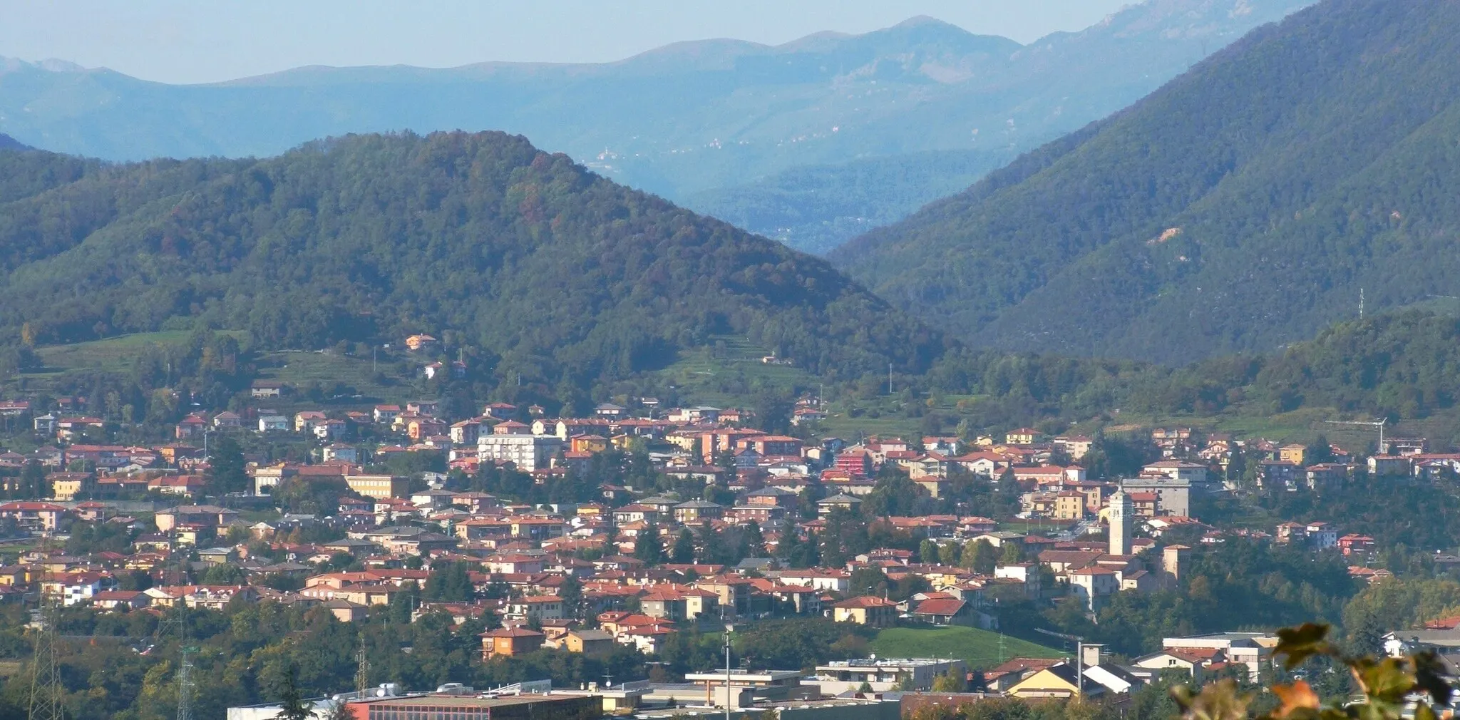 Photo showing: Almenno San Salvatore, Bergamo, Lombardy, Italy - view from sanctuary of Sombreno