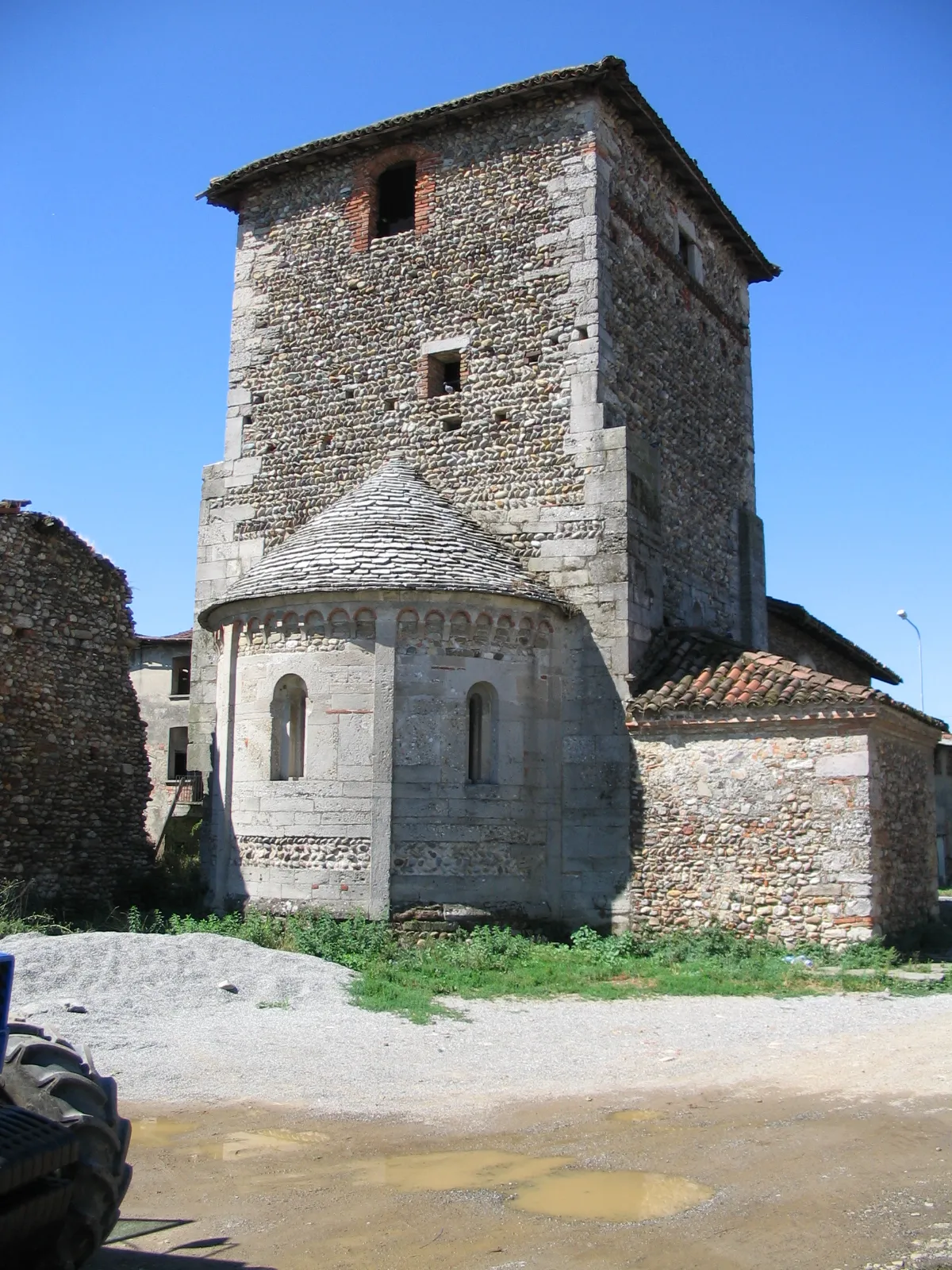 Photo showing: Chiesa dei santi Fermo e Rustico in Bedesco, nel comune di Brembate.
