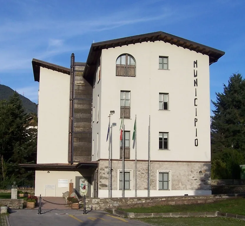 Photo showing: Town hall. Corteno Golgi, Val Camonica