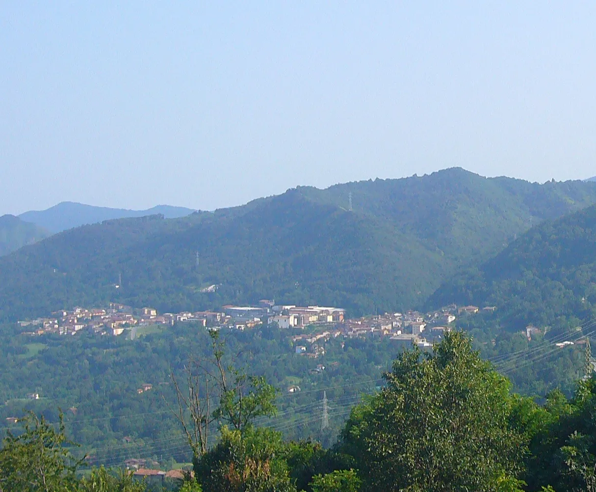 Photo showing: Il paese di Agnosine visto da Bione