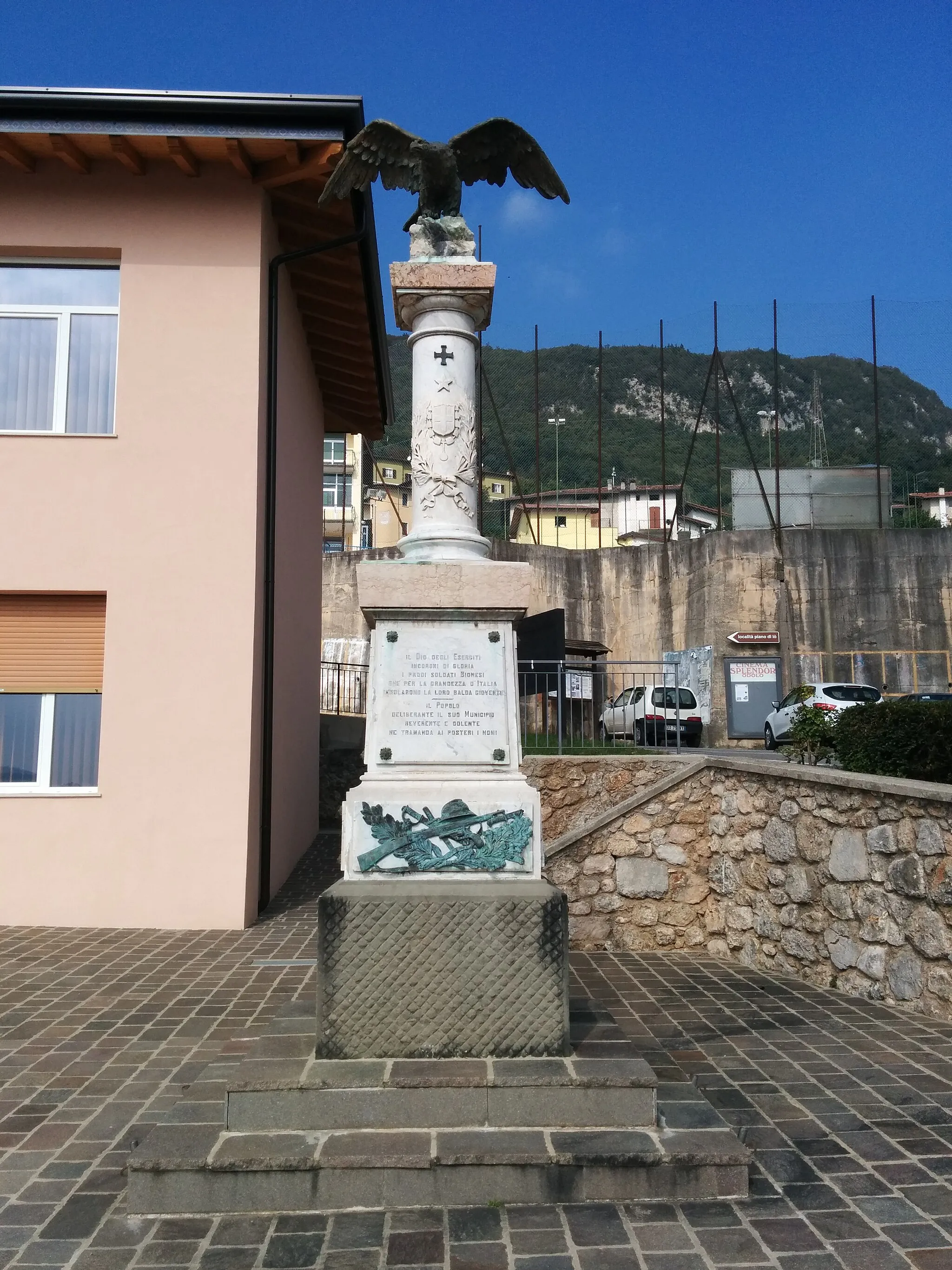 Photo showing: Monumento ai Caduti di Bione