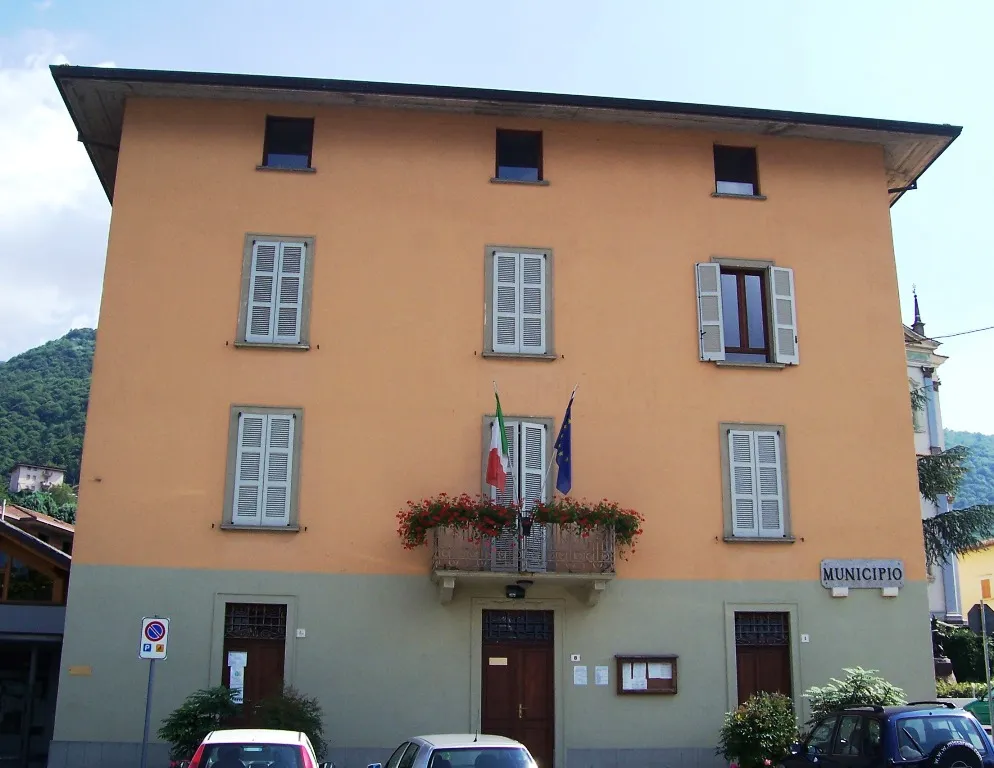 Photo showing: Town hall. Artogne, Val Camonica