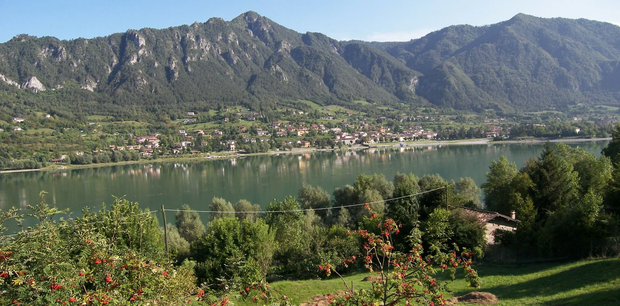 Photo showing: Idrosee, view from west banks to Crone