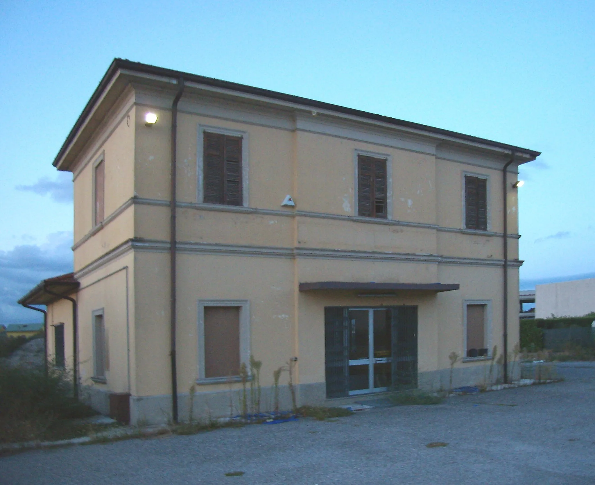 Photo showing: Former railway station in Orzinuovi (BS), Italy