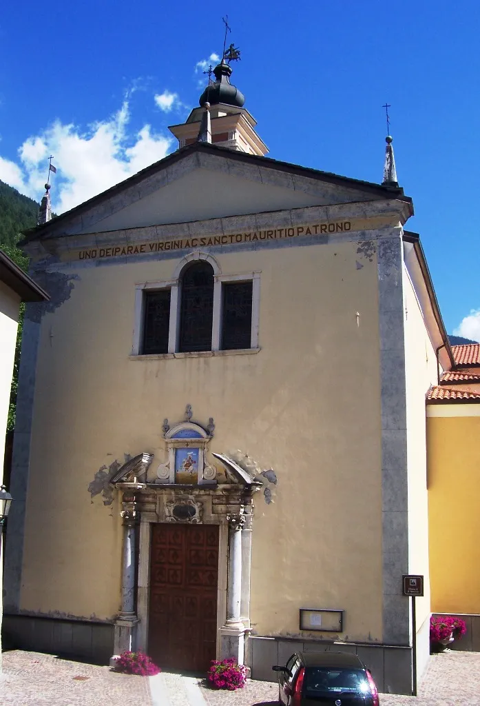 Photo showing: Parish church of S. Maurice Martyr. Incudine at Solivo, Val Camonica, Italy