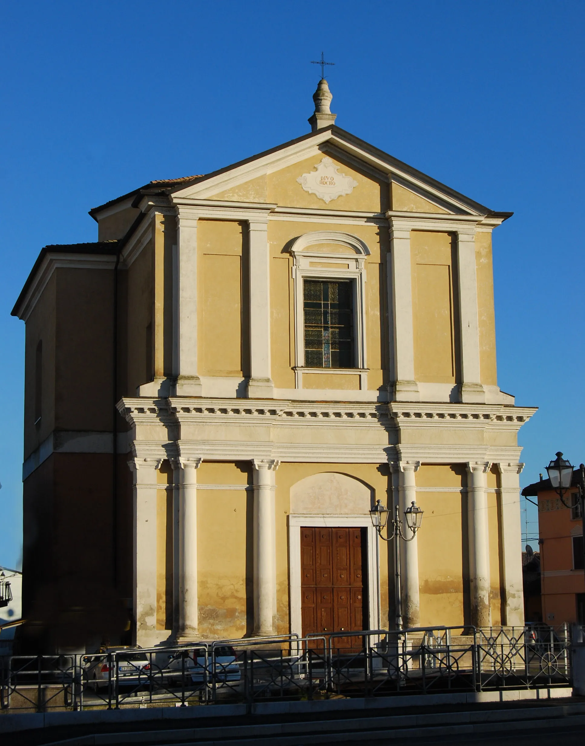 Photo showing: Isorella, chiesa di San Rocco.