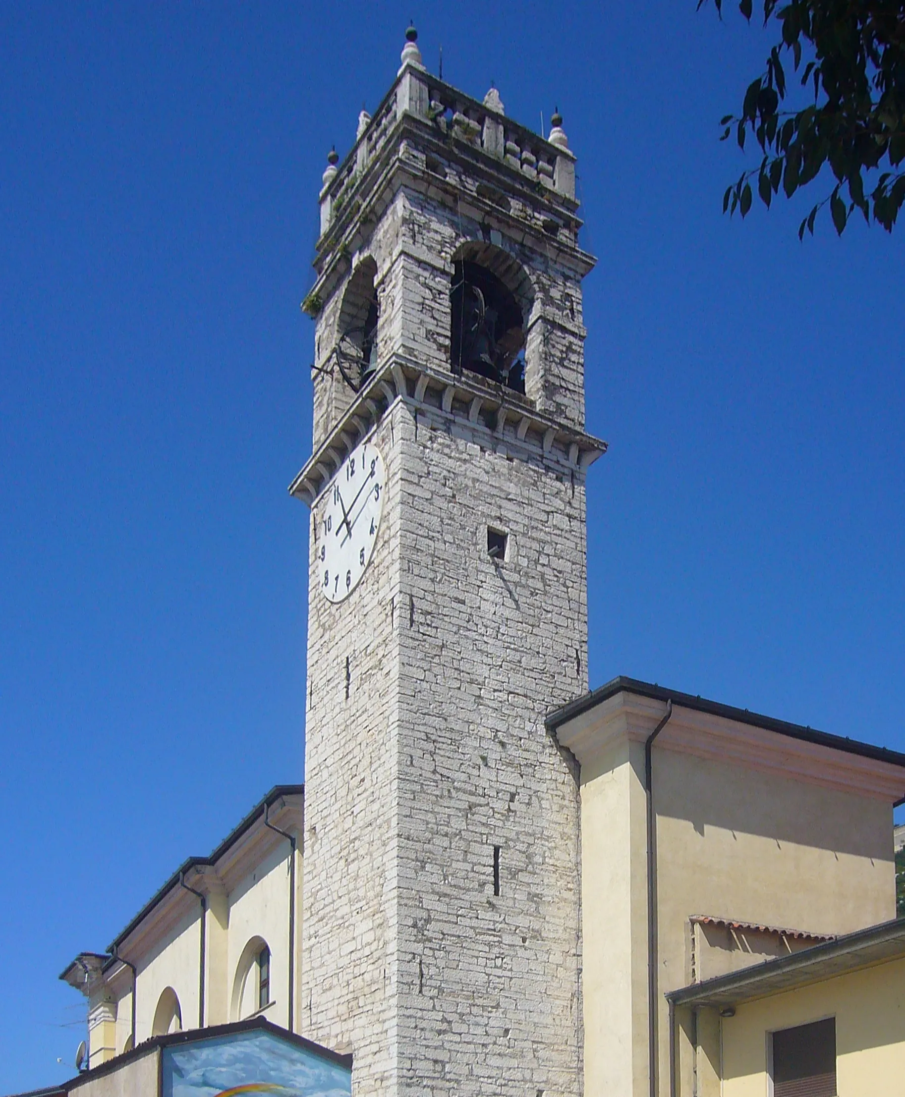 Photo showing: Il campanile della chiesa dei Santi Zeno e Rocco a Mazzano, in provincia di Brescia