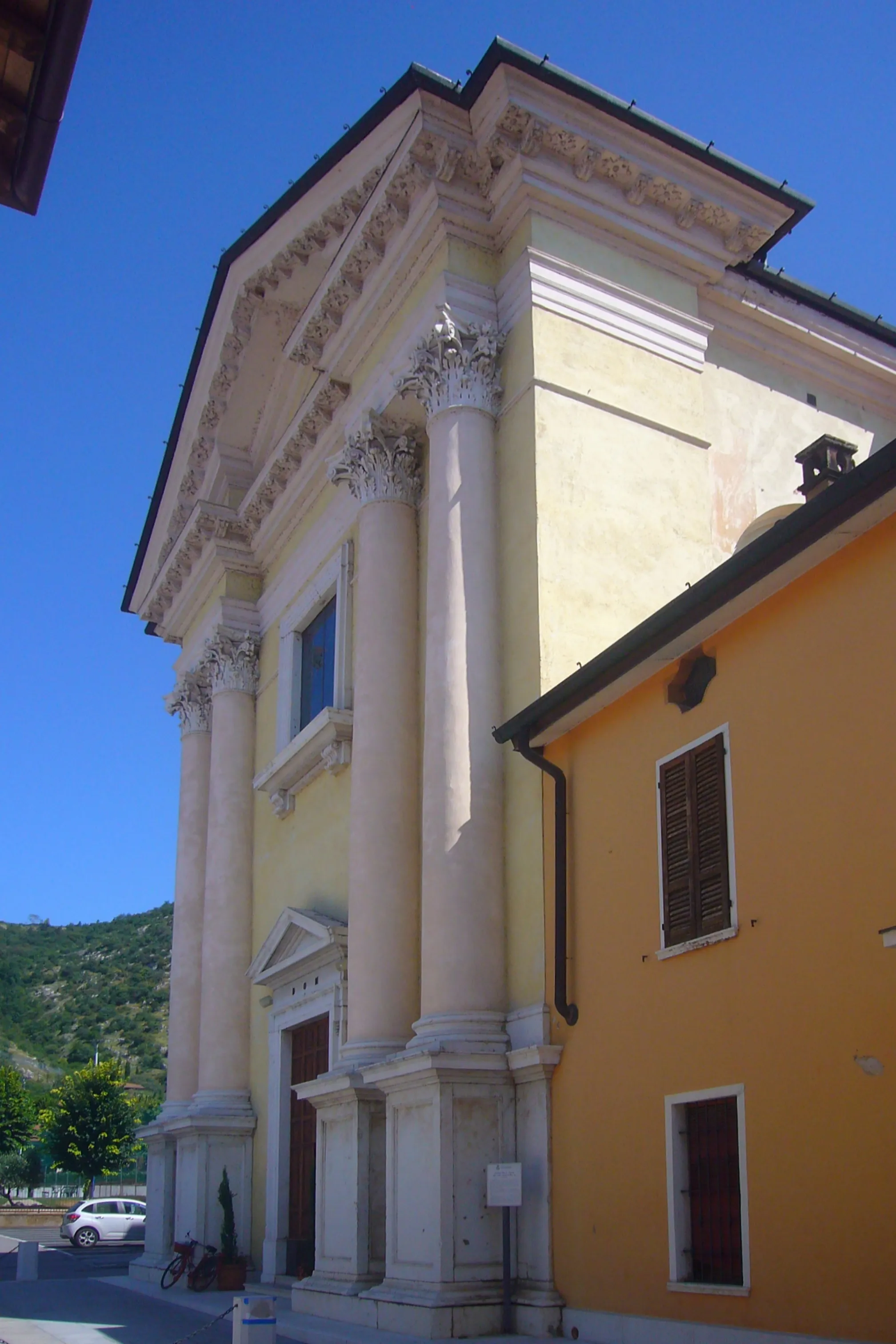 Photo showing: La chiesa dei Santi Zeno e Rocco a Mazzano, in provincia di Brescia