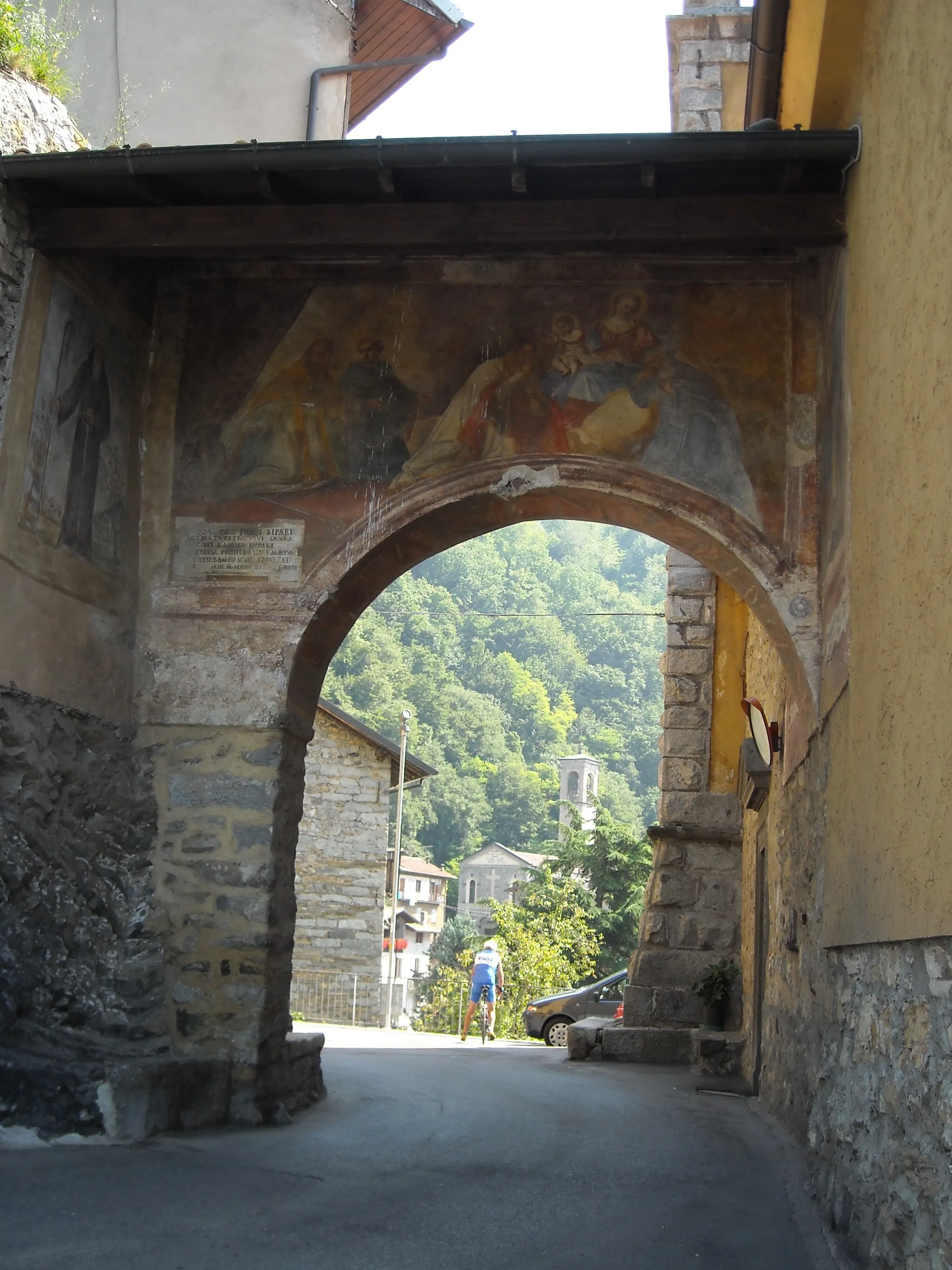 Photo showing: Frescoes arch, Sanctuary of Prestine, Brescia, Italy