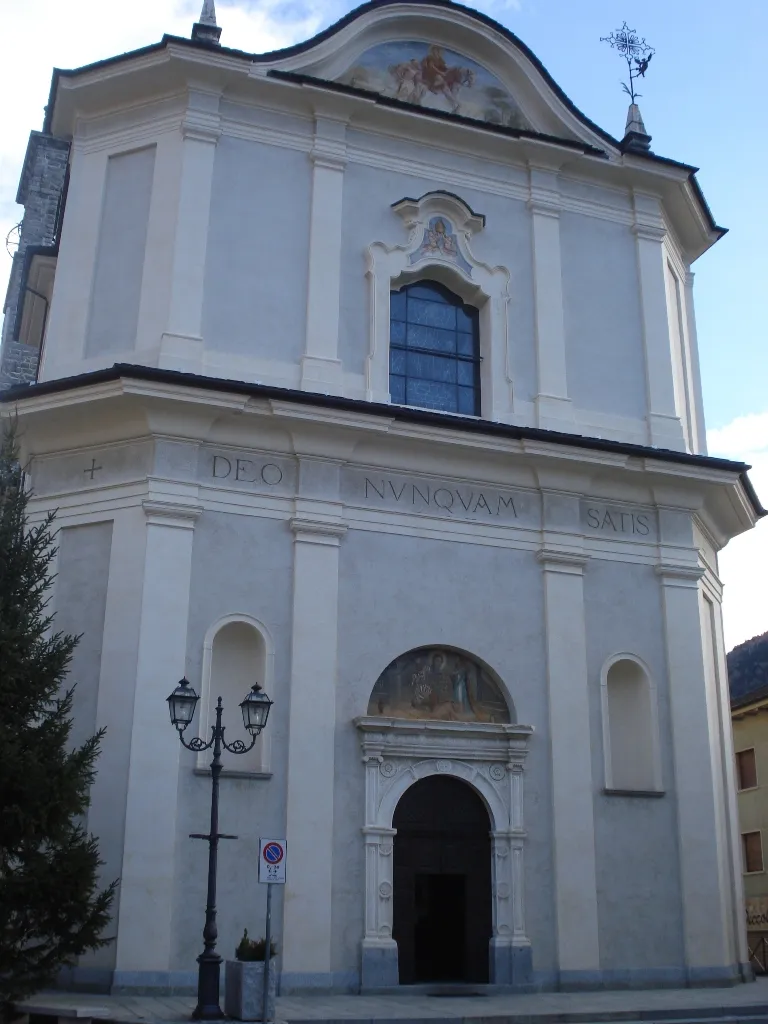 Photo showing: Parish church of St Martin. Vezza d'Oglio, Val Camonica