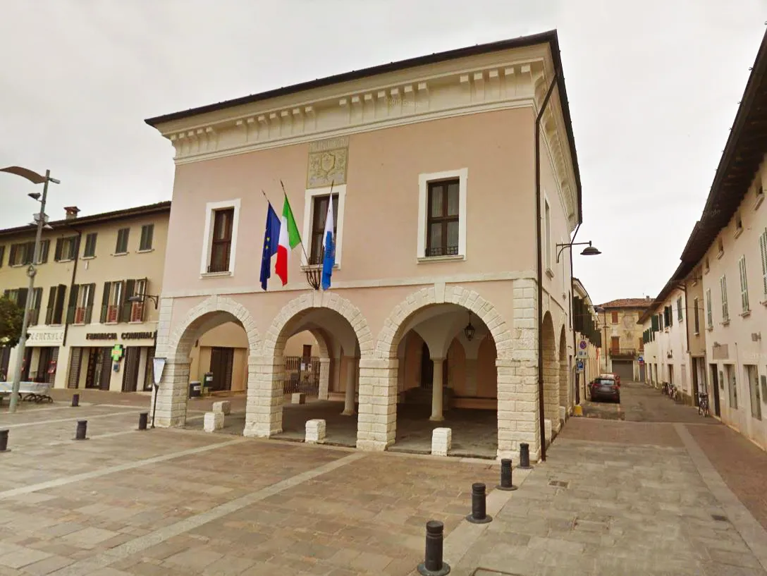 Photo showing: Palazzo del Comune che si affaccia su Piazza Libertà, Travagliato