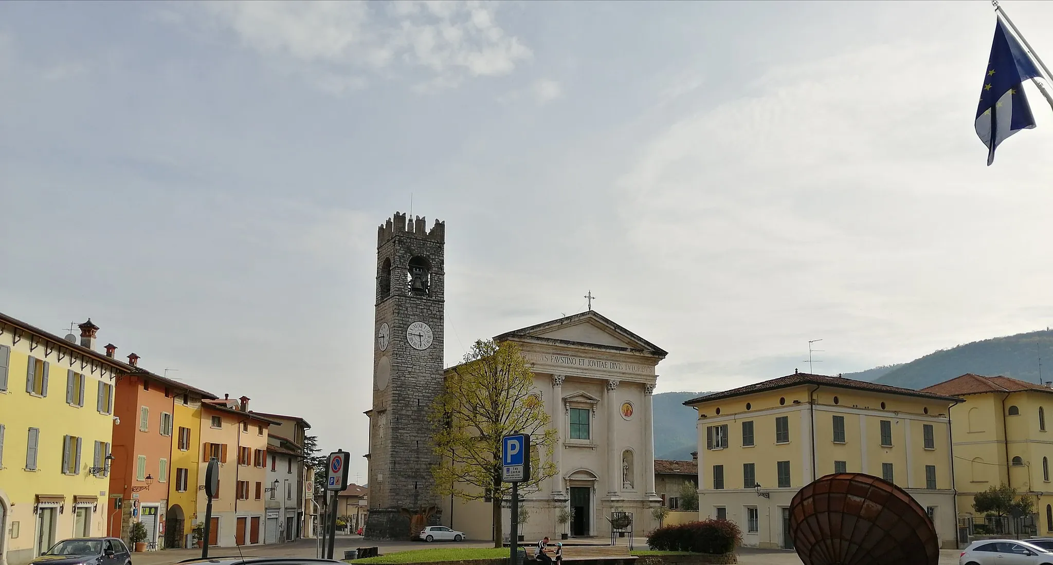 Photo showing: Piazza Cesare Battisti a Sarezzo (BS)