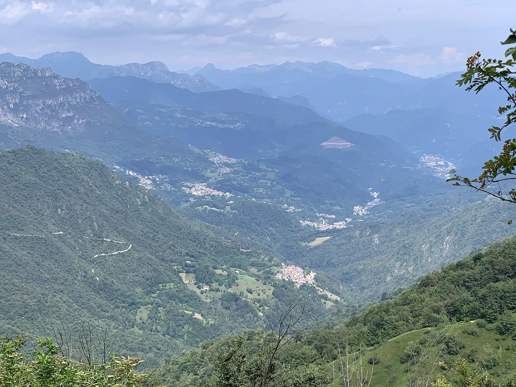 Photo showing: Panorama di Casto (BS) dal monte Ladino