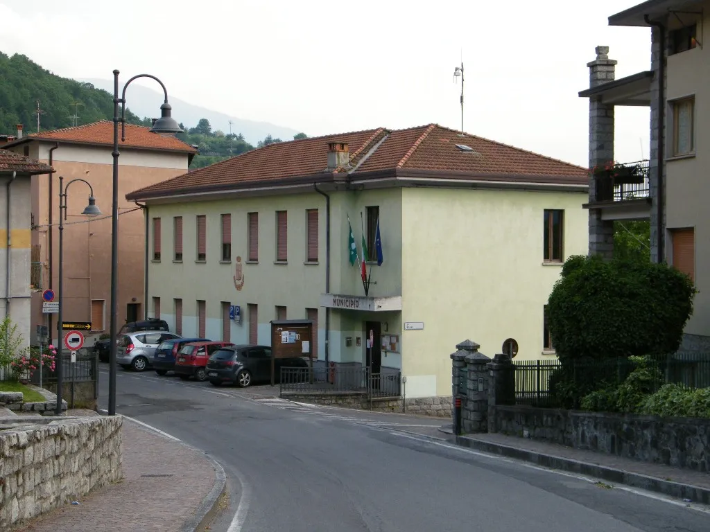 Photo showing: Town hall. Braone, Val Camonica