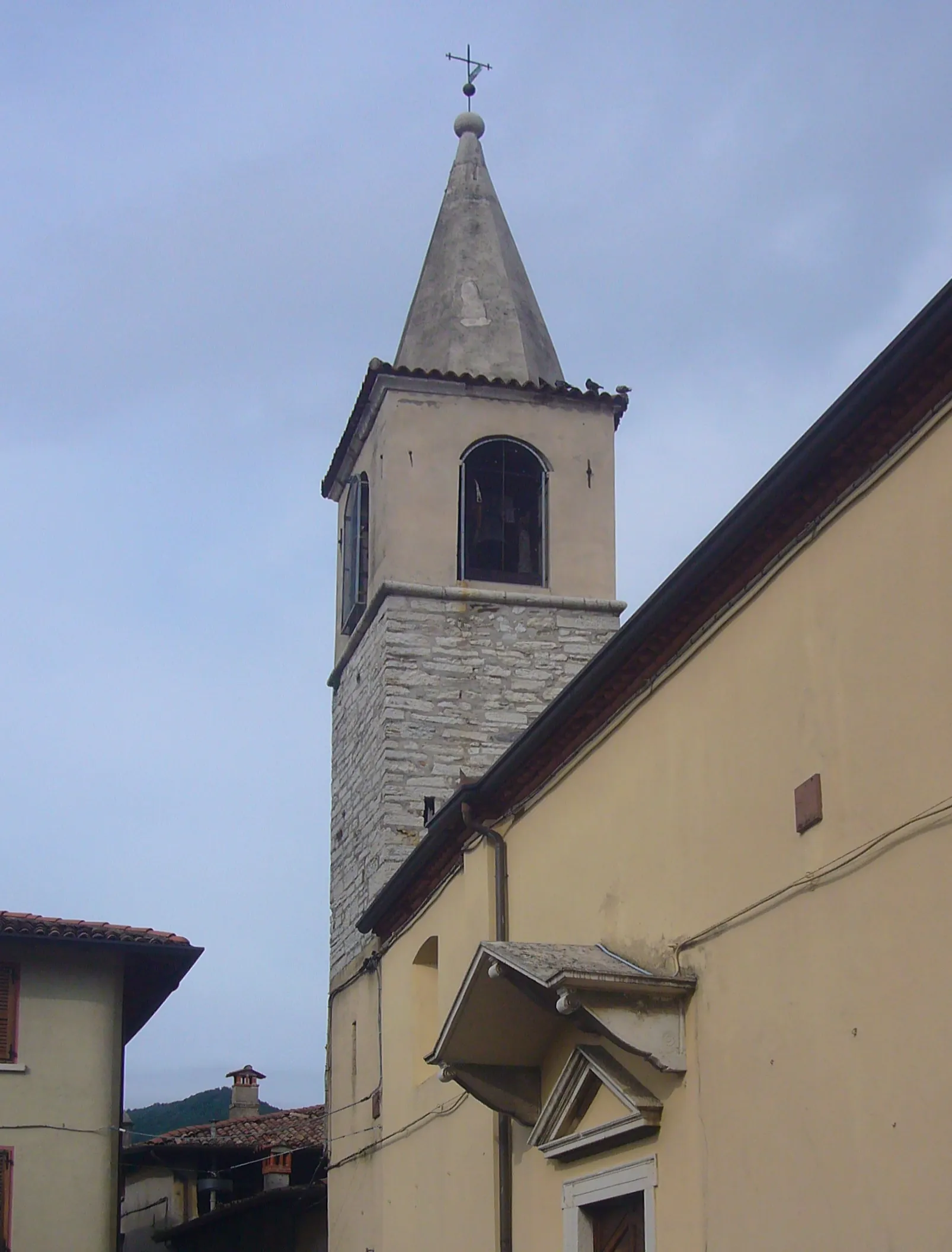 Photo showing: Il campanile della chiesa dell'Ascensione di Nostro Signore Gesù Cristo a Volciano, frazione del comune di Roè Volciano